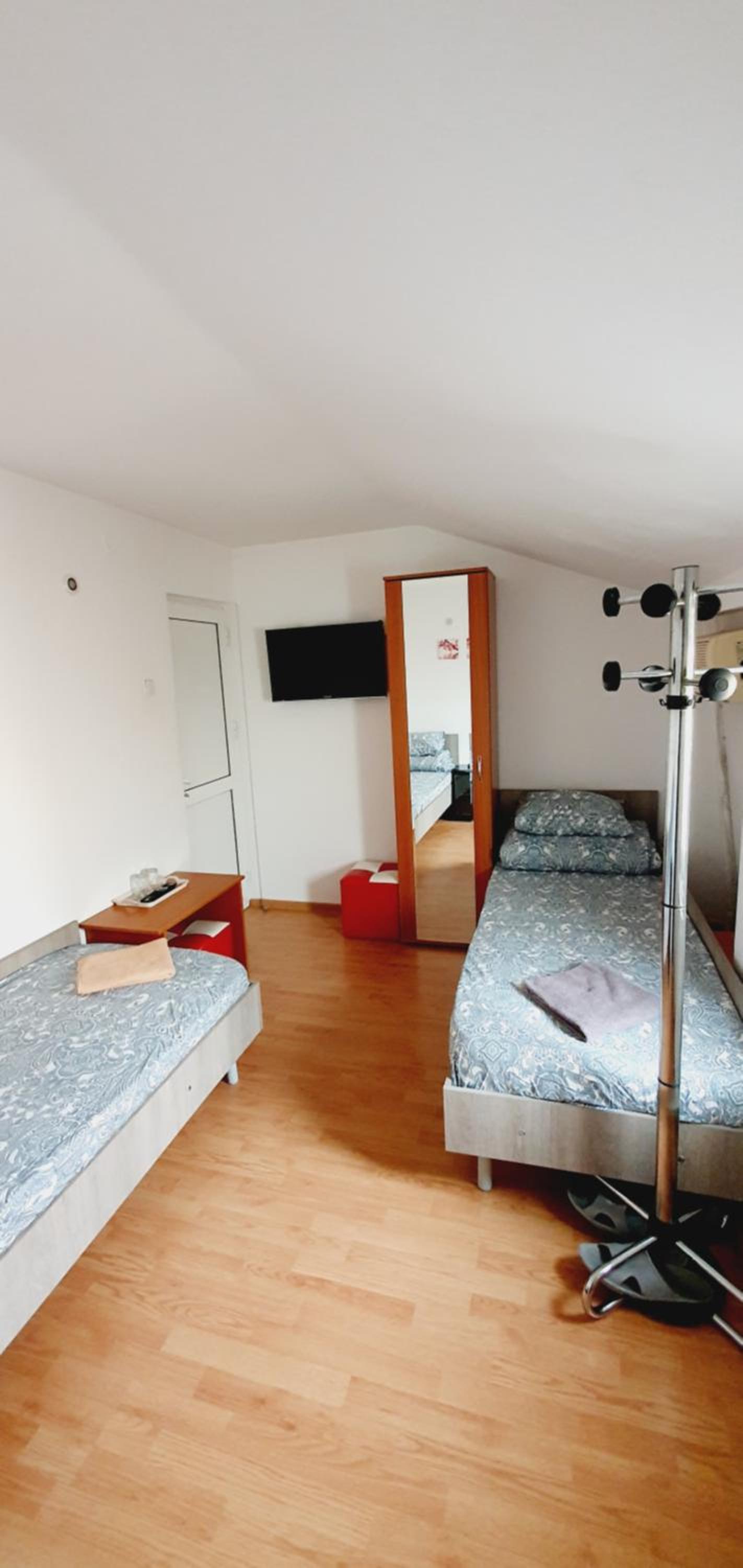 Twin Room with Private Bathroom - Photo 1