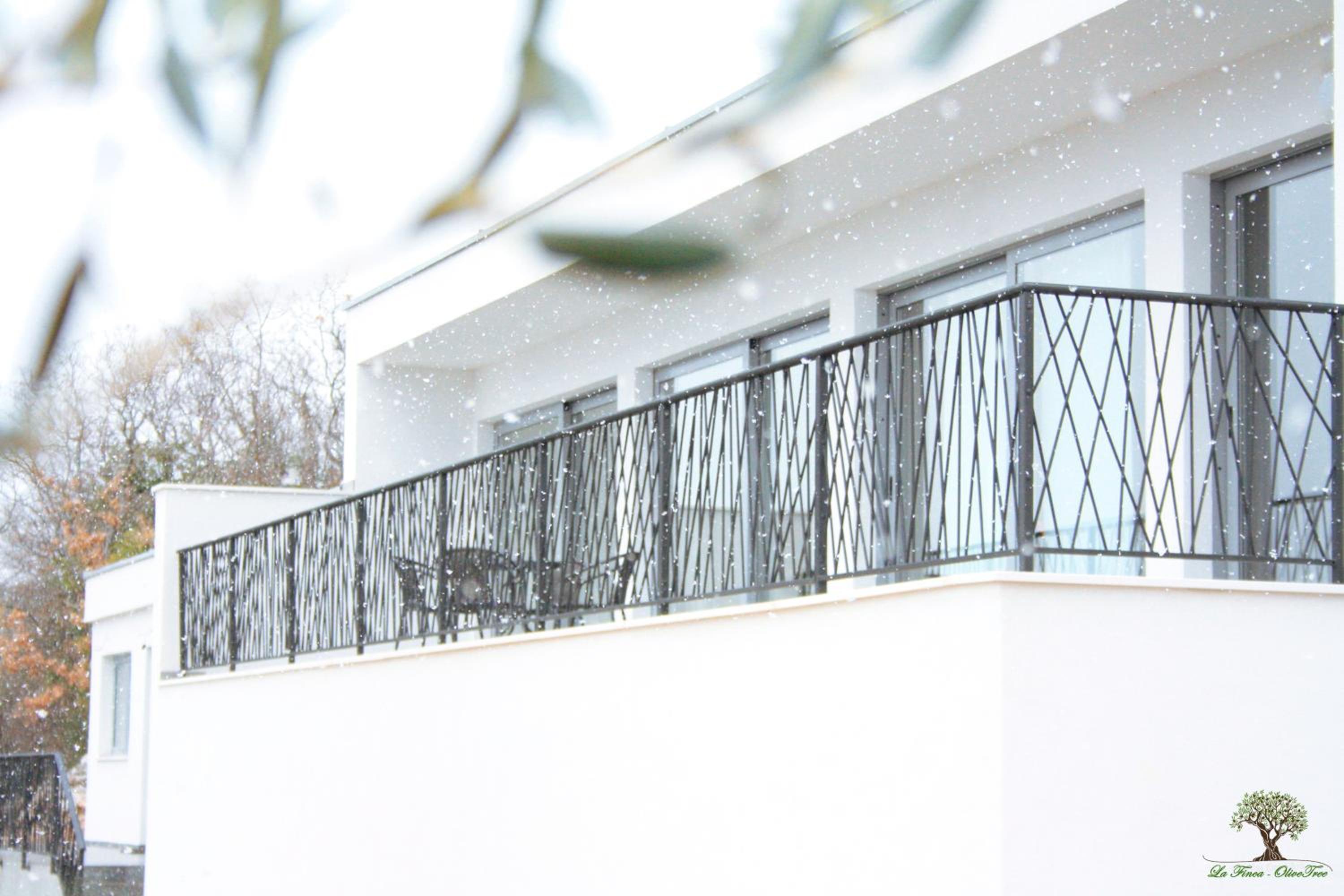 Villa photo 2