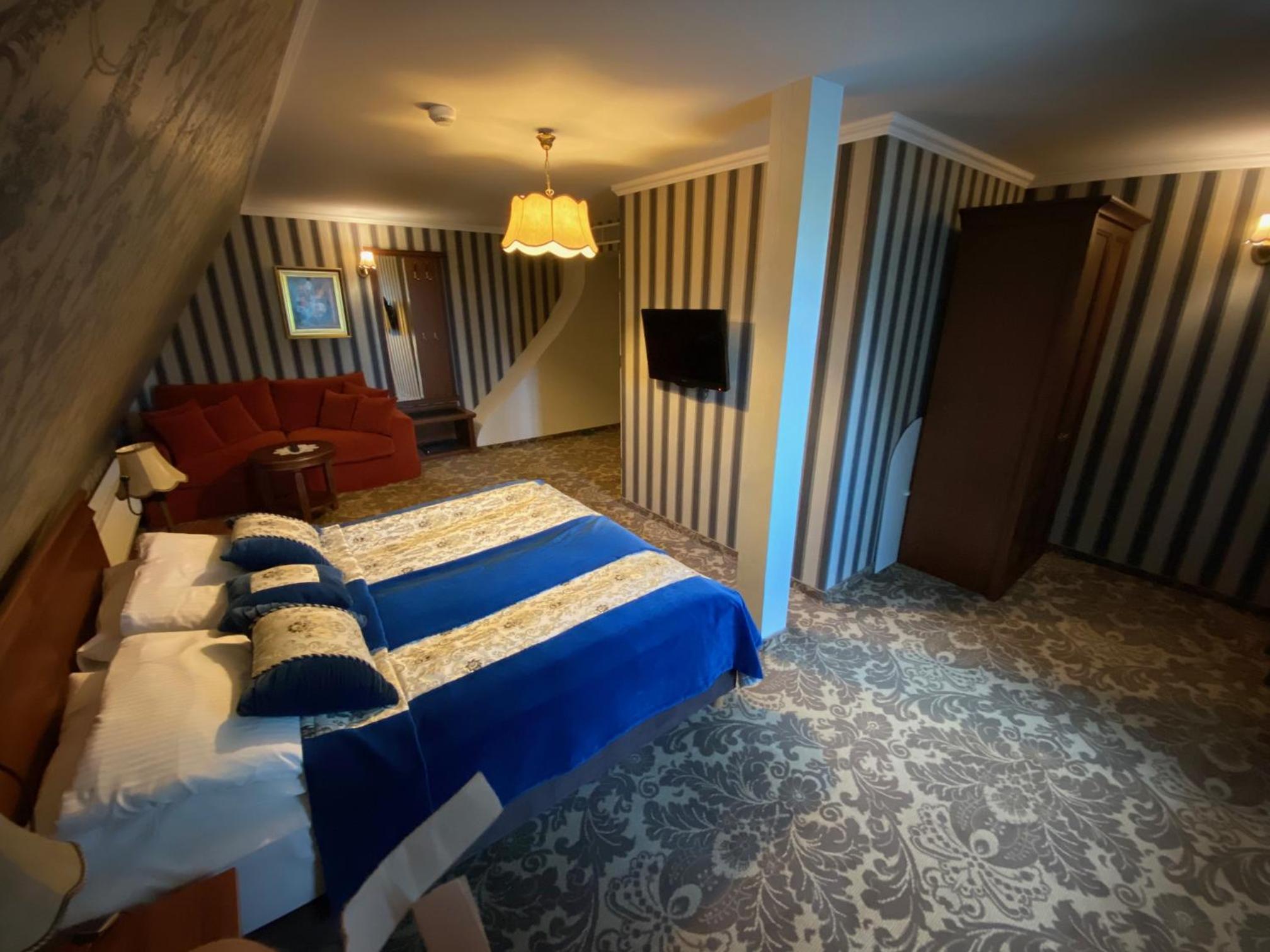 Standard Double or Twin Room - Photo 5