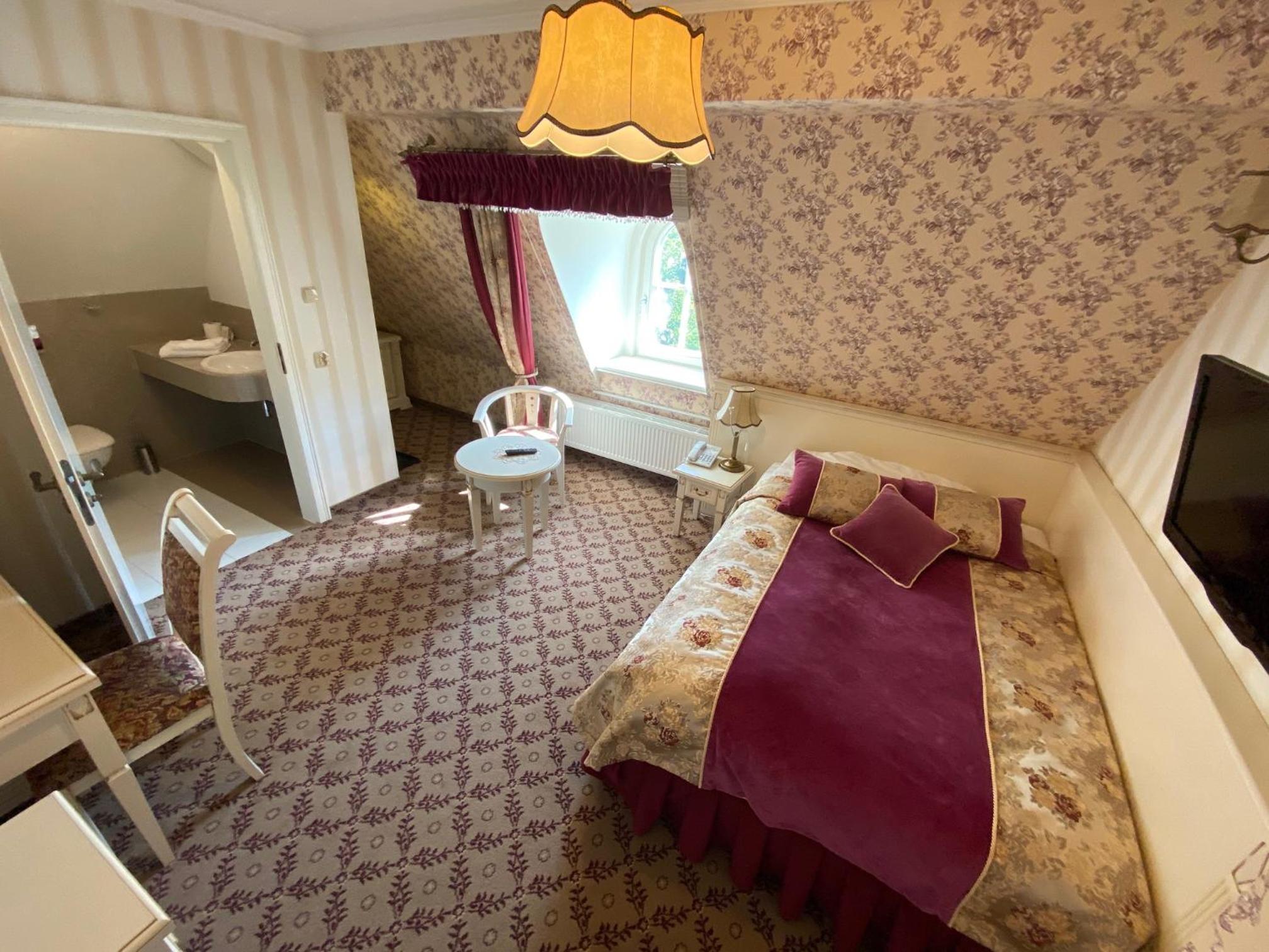 Single Room photo 2