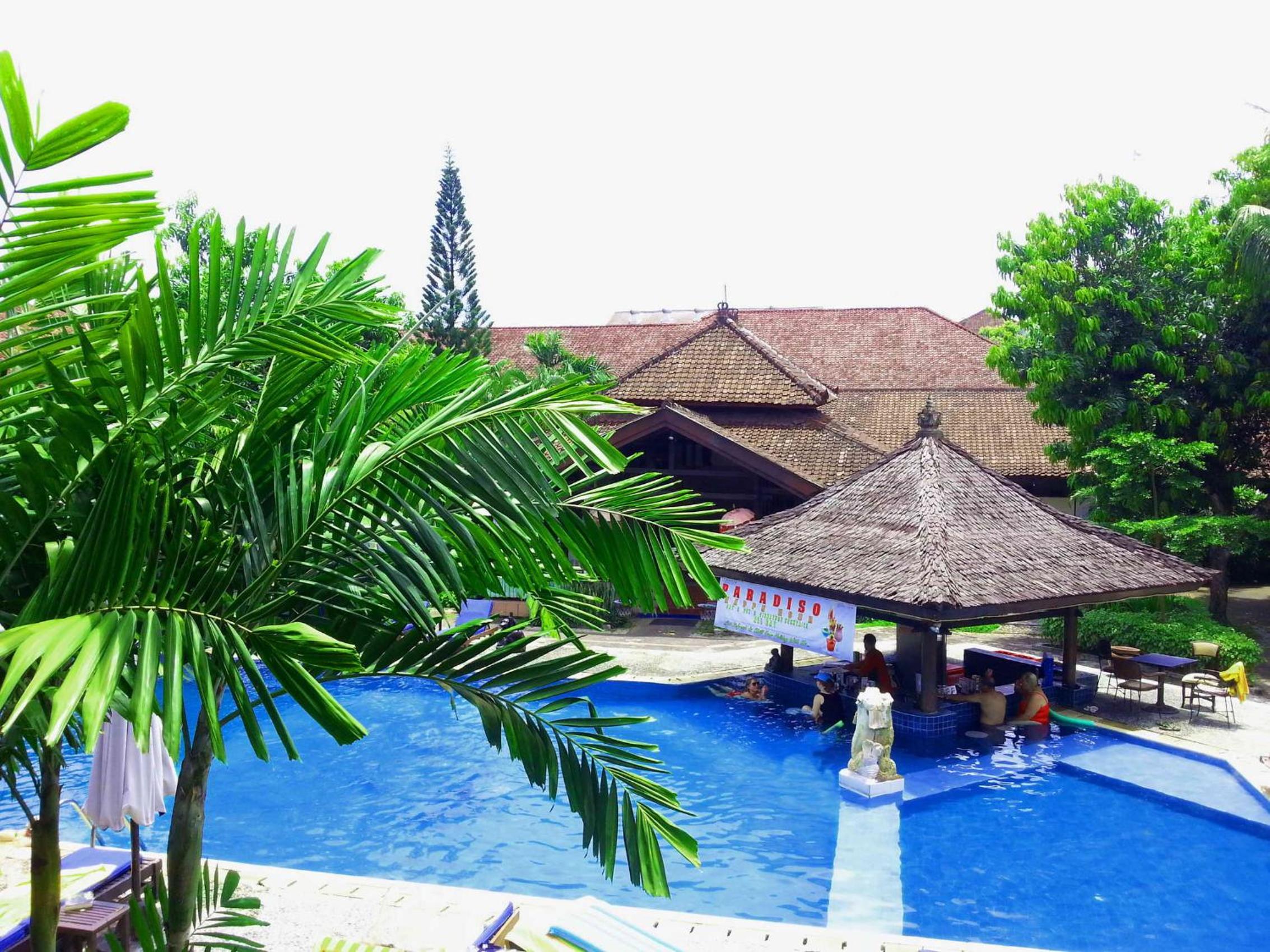 Deluxe Double or Twin Room with Pool View - Photo 4