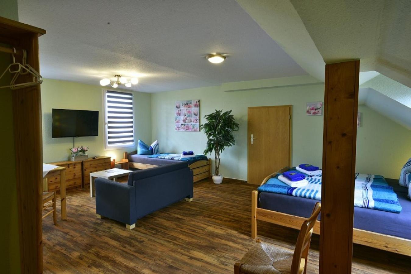 Standard Family Room photo 1