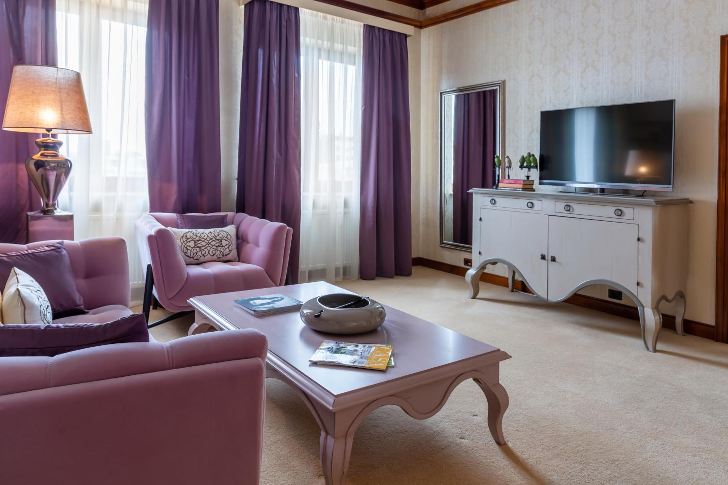 Suter Signature Suite photo 2