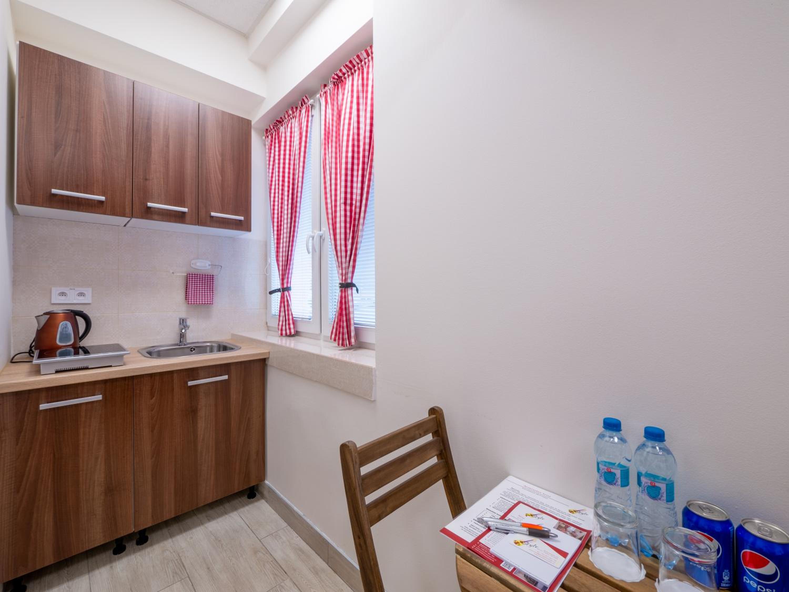 Deluxe Double Room - Photo 8
