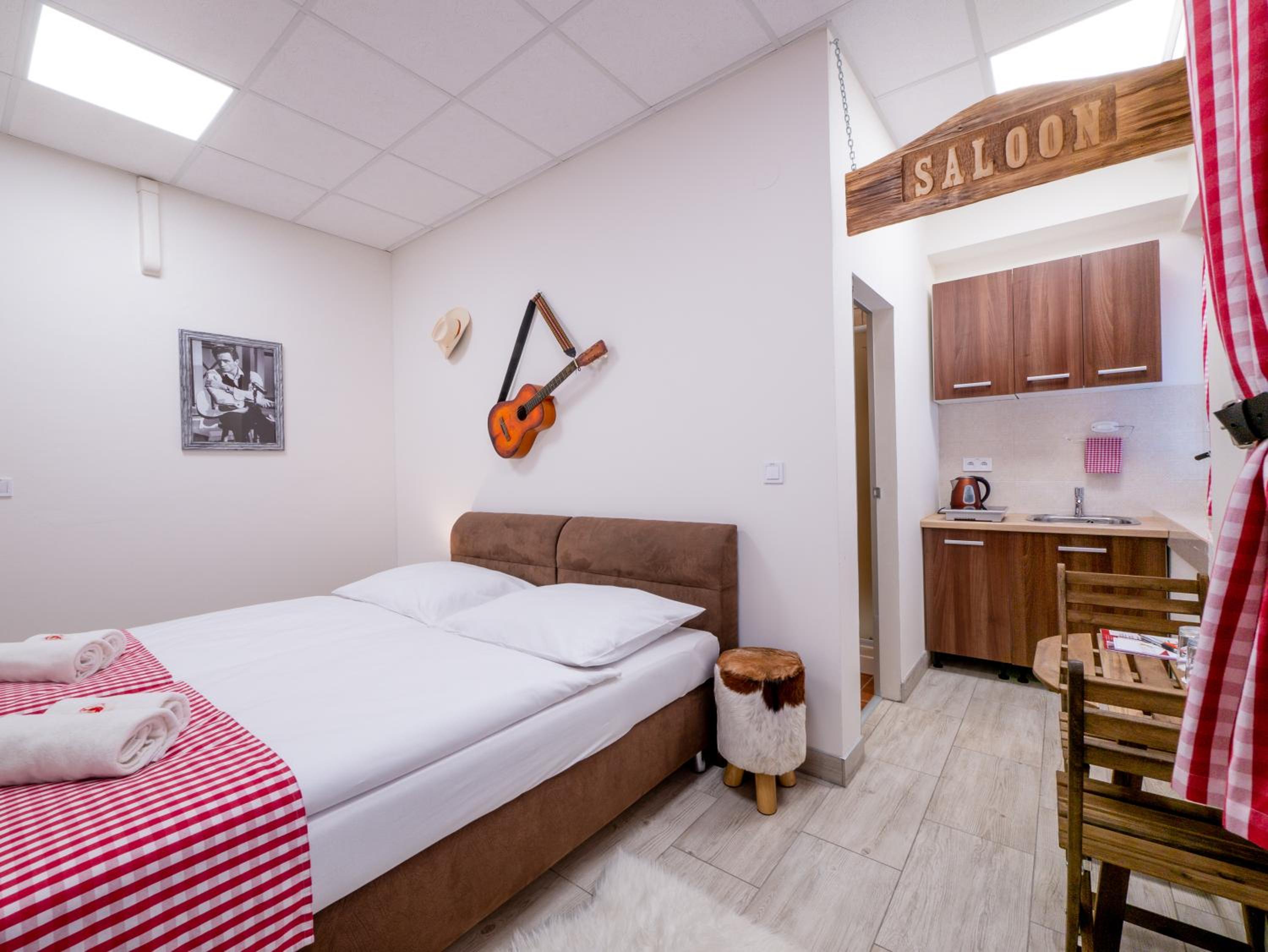 Deluxe Double Room - Photo 7