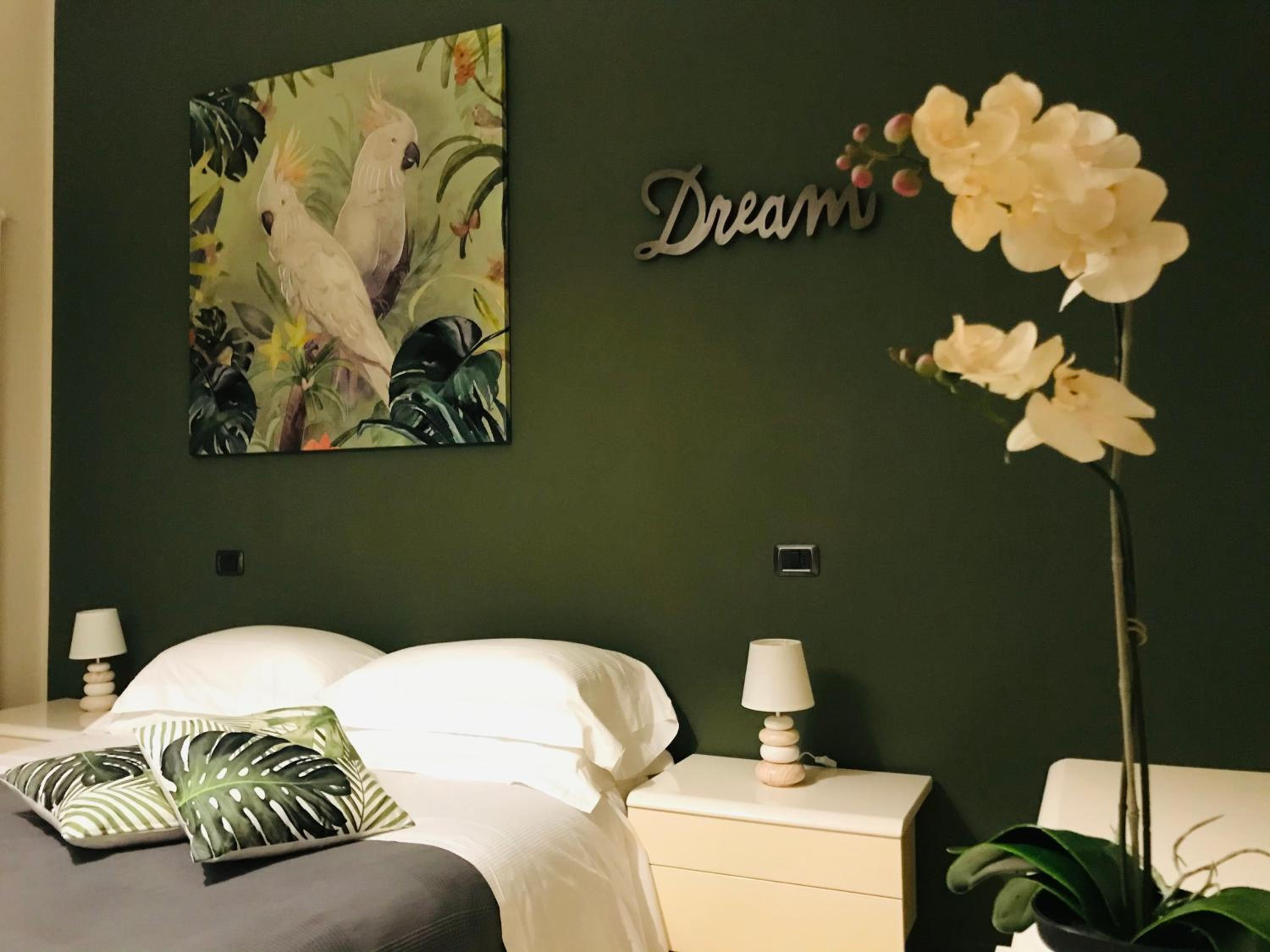 One-Bedroom Apartment - Photo 4