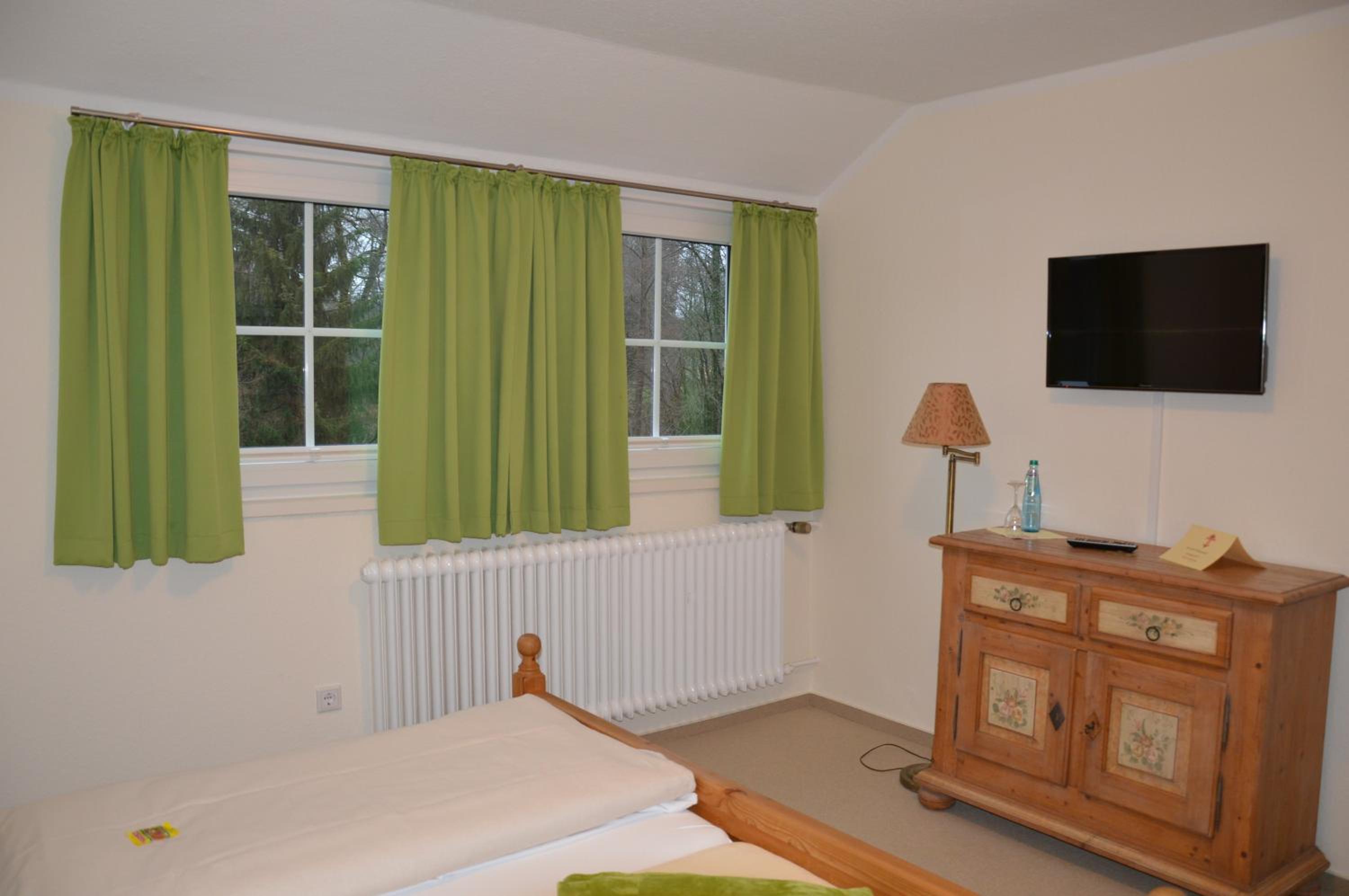 Budget Double Room - Photo 4