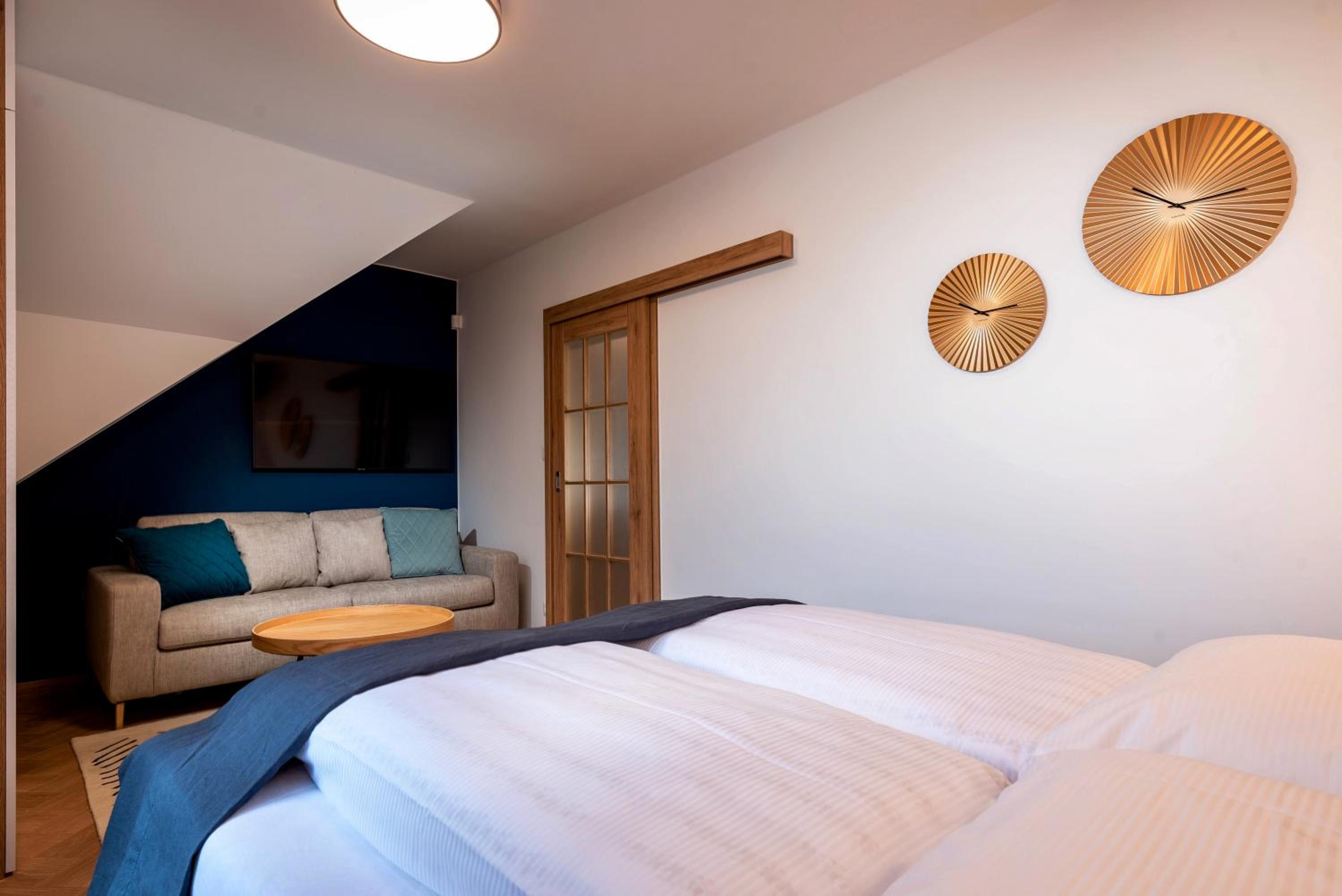 One-Bedroom Apartment with Balcony - Photo 7