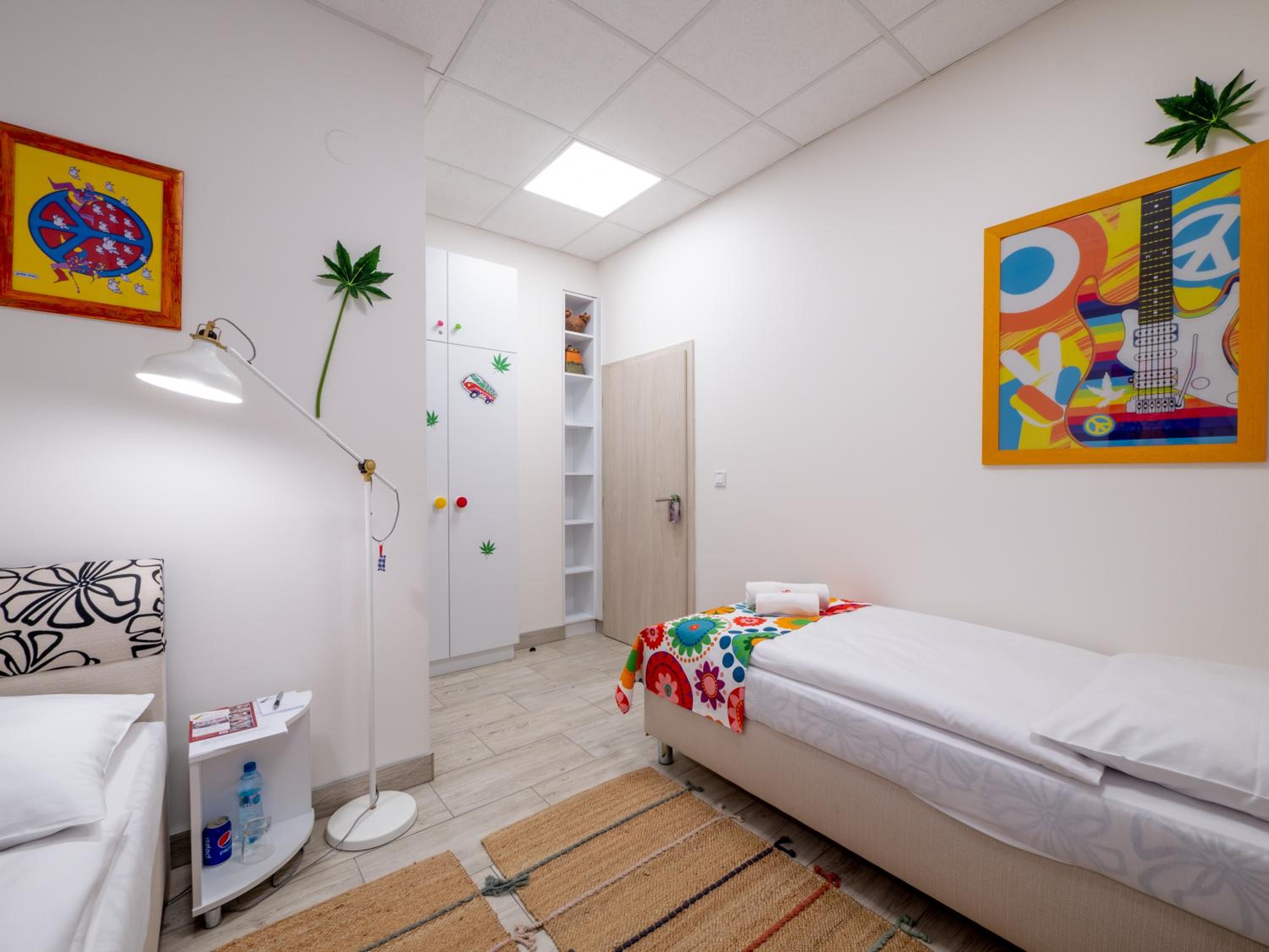 Standard Twin Room - Photo 2