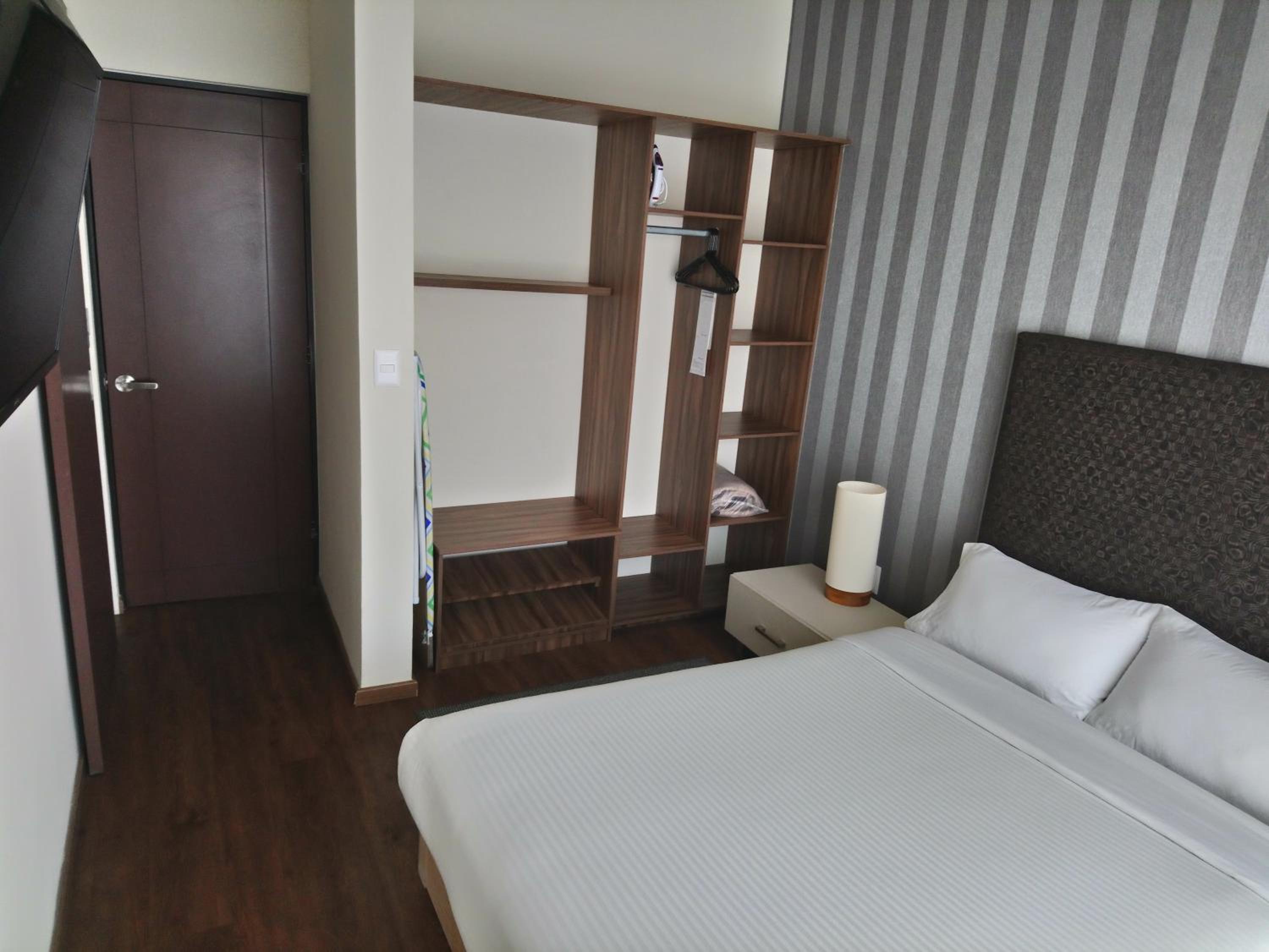 Double Room with Two Double Beds - Photo 2