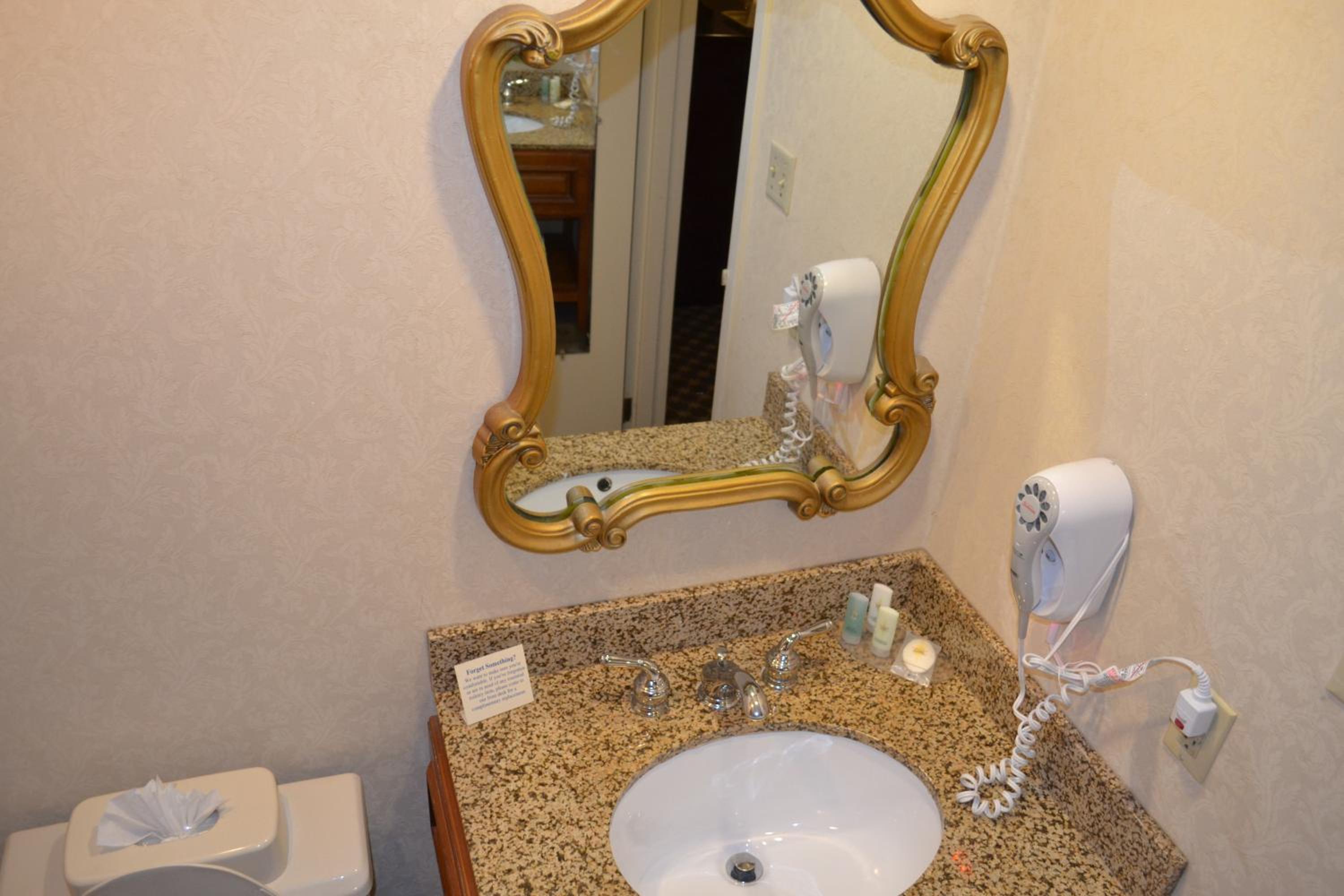 King Room - Non-Smoking - Photo 10