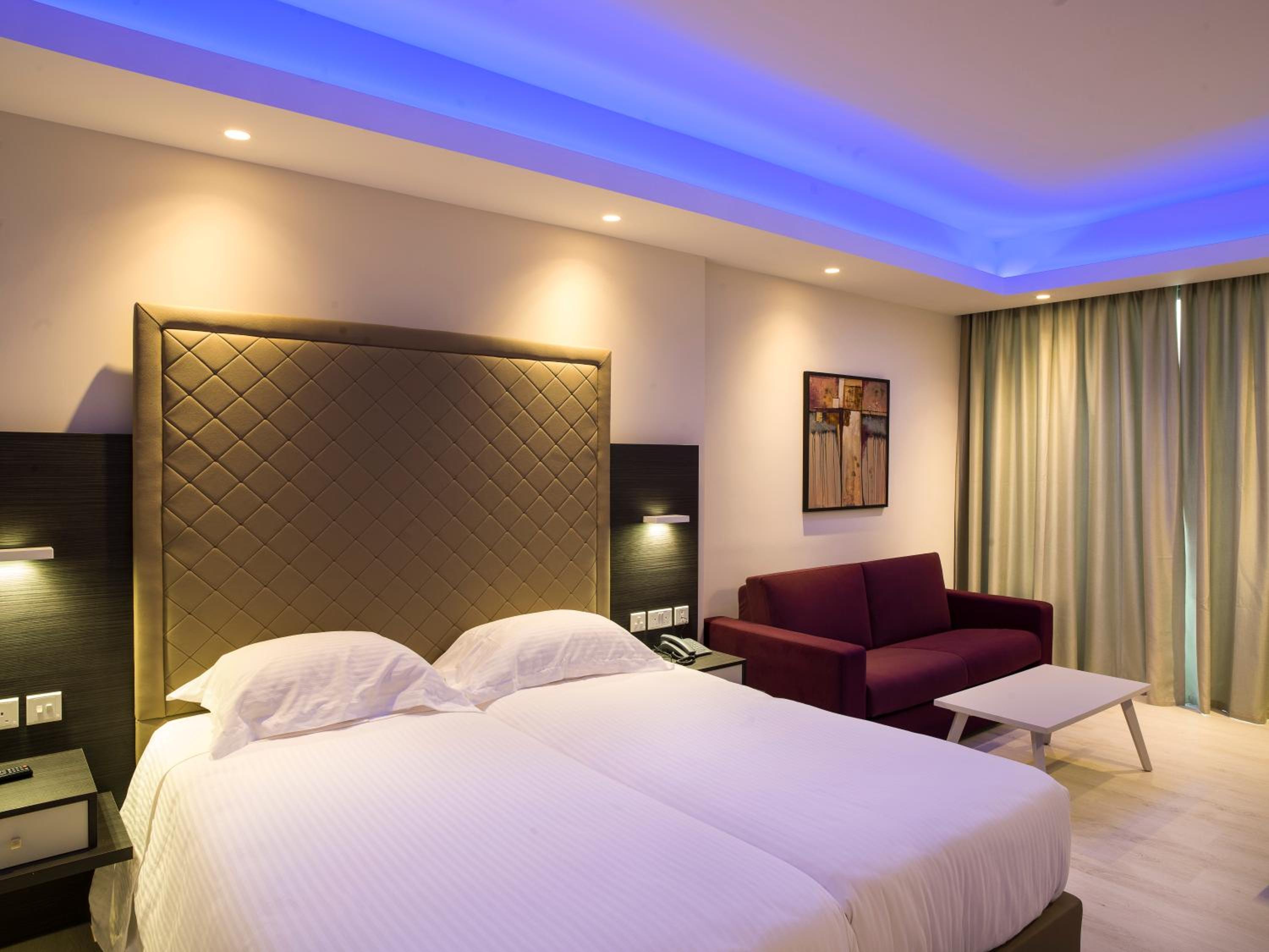 Superior Double or Twin Room with City View - Photo 2