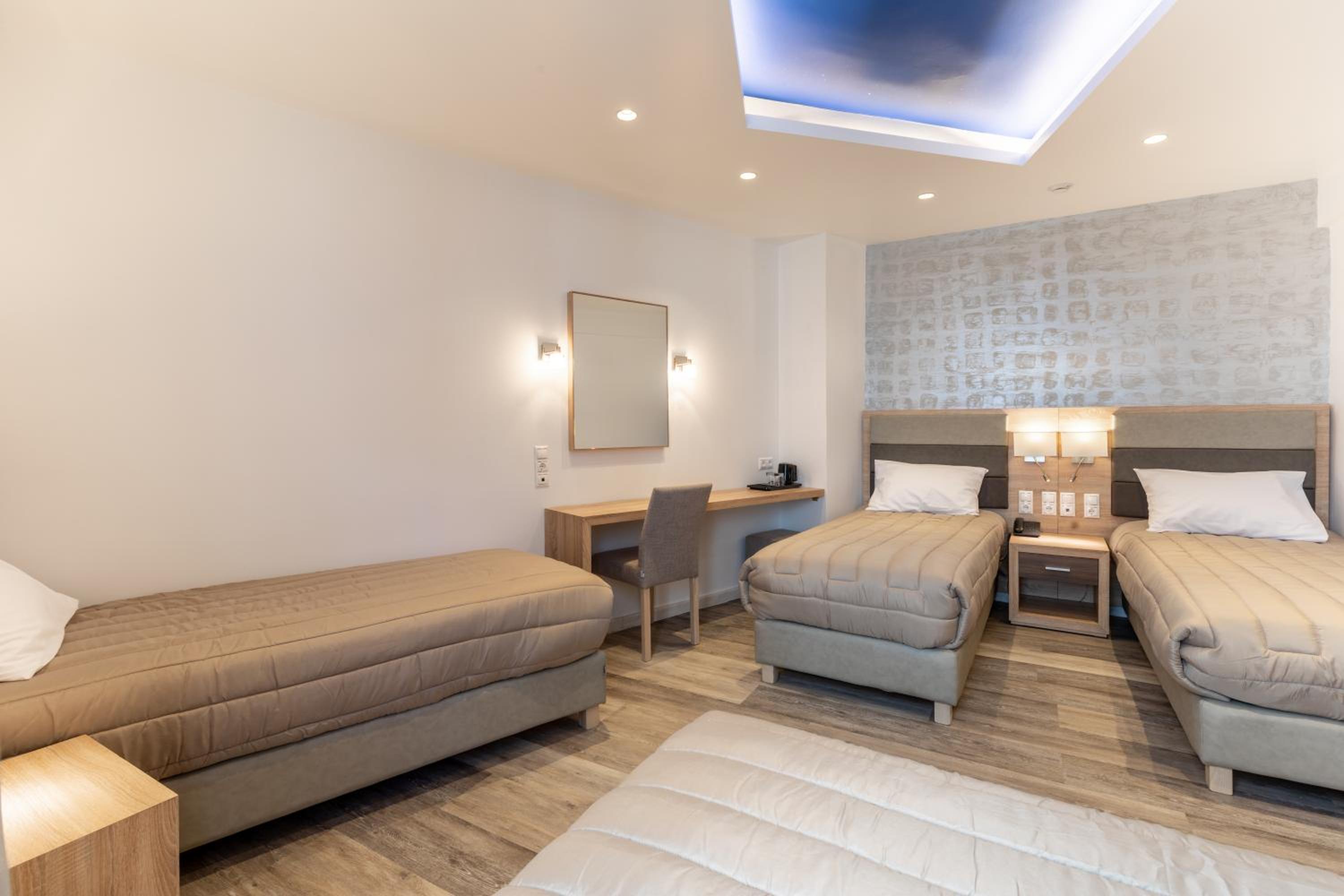 Superior Quadruple Room photo 3