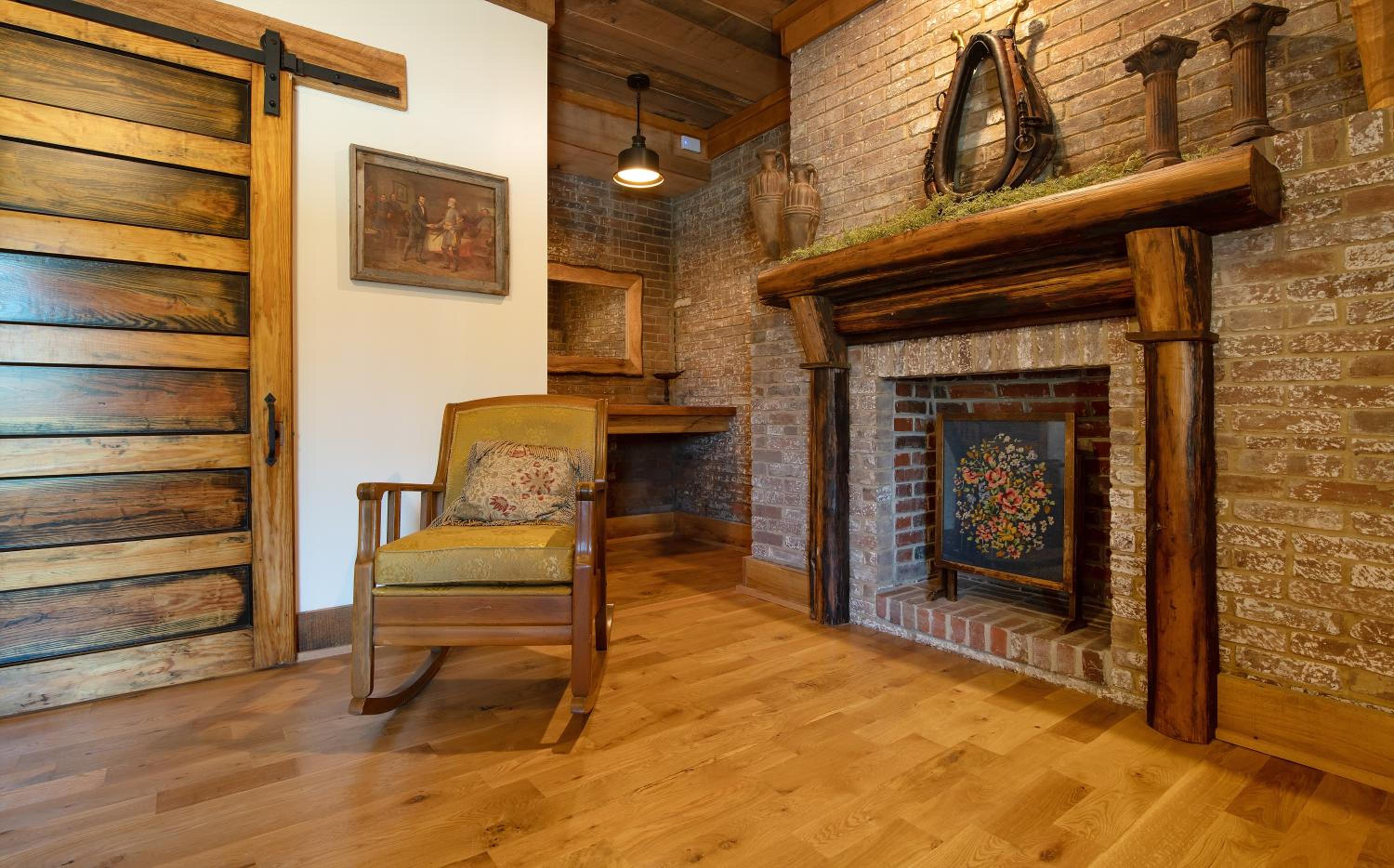 Deluxe King Room - Photo 4