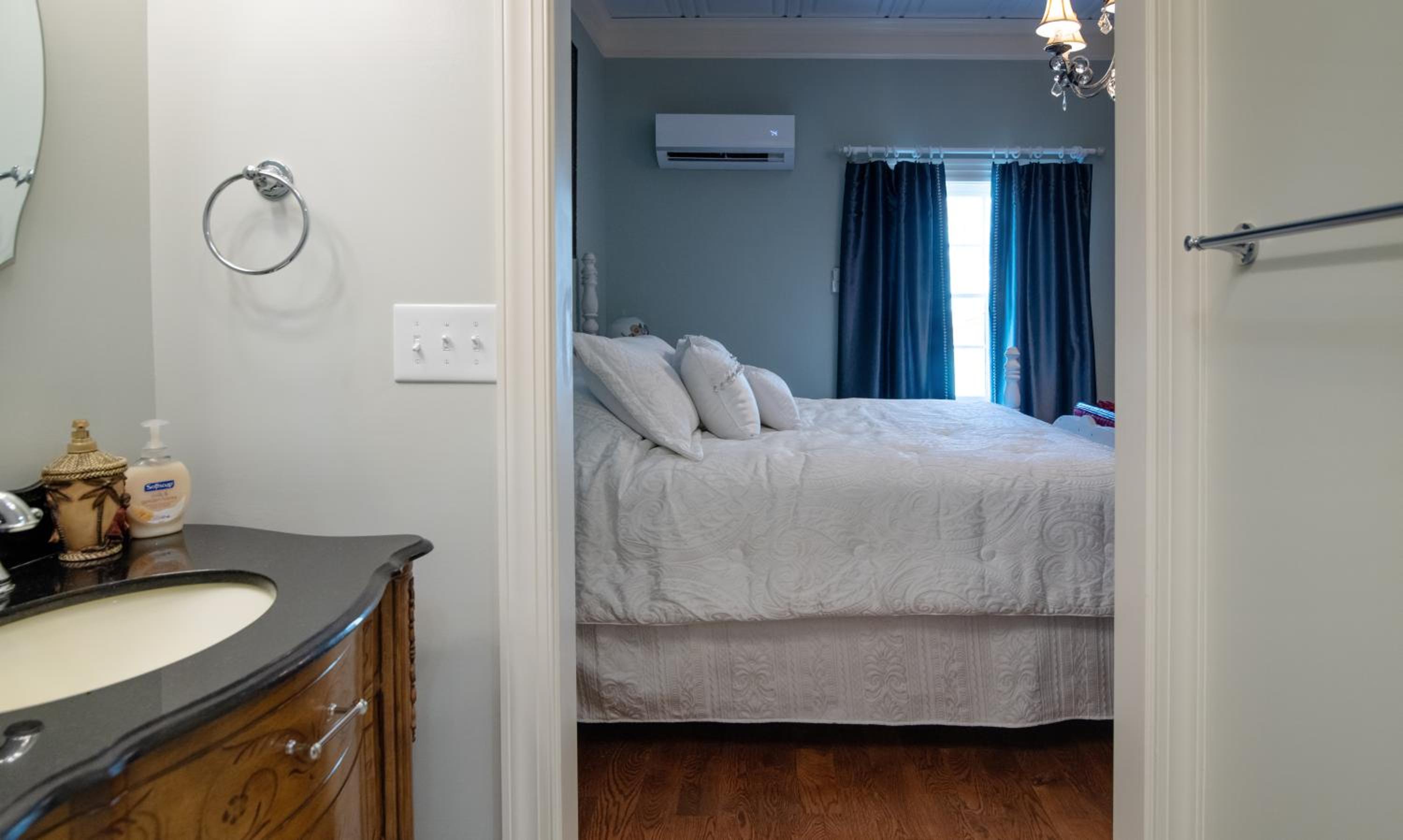 Standard King Room - Photo 2
