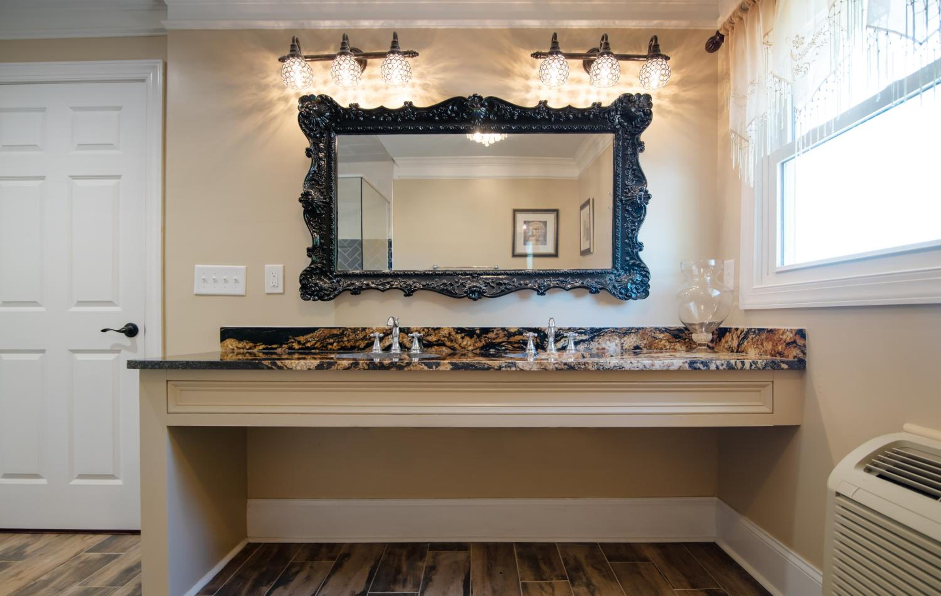 Queen Room photo 3