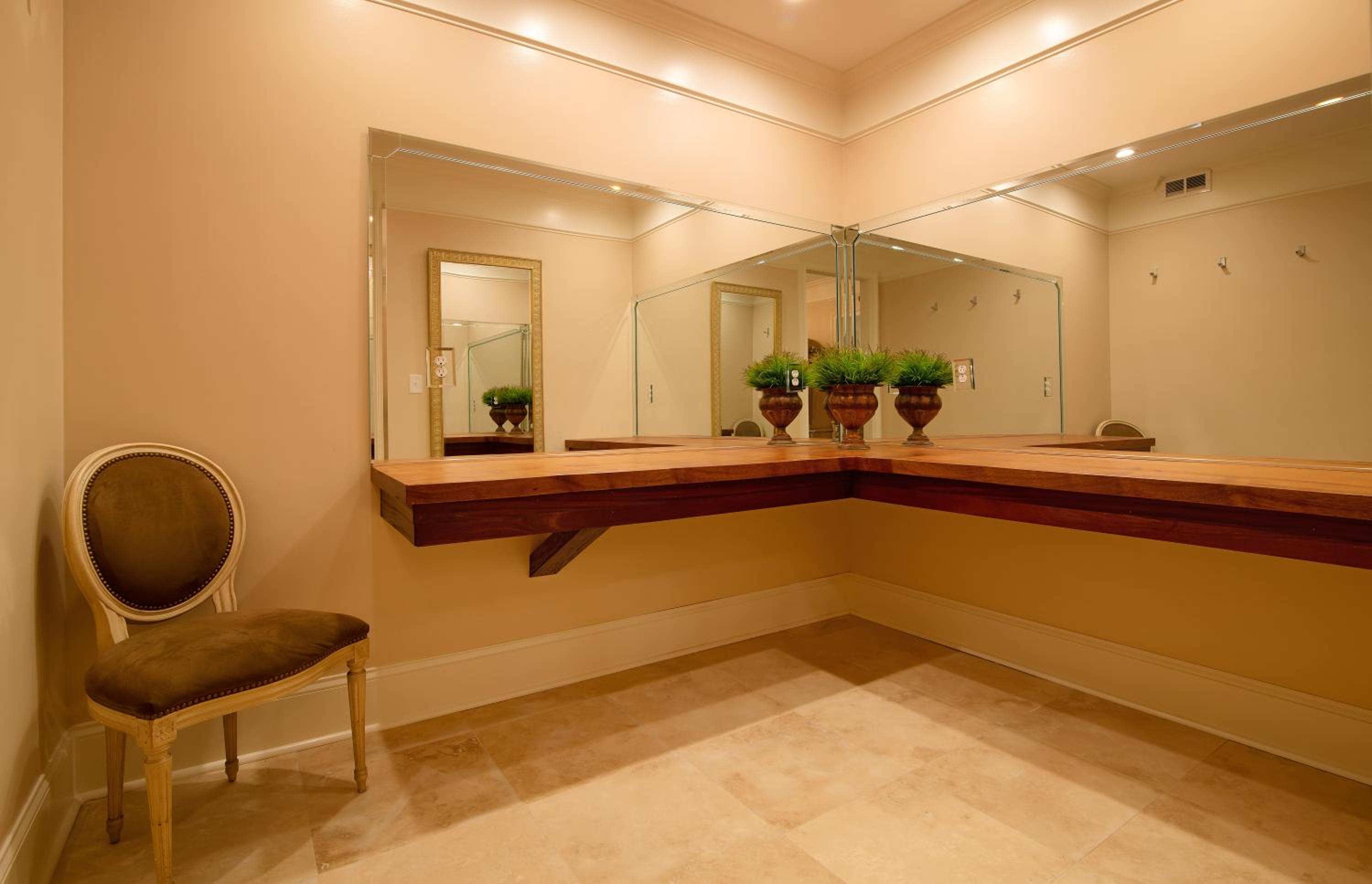 King Suite - Photo 4