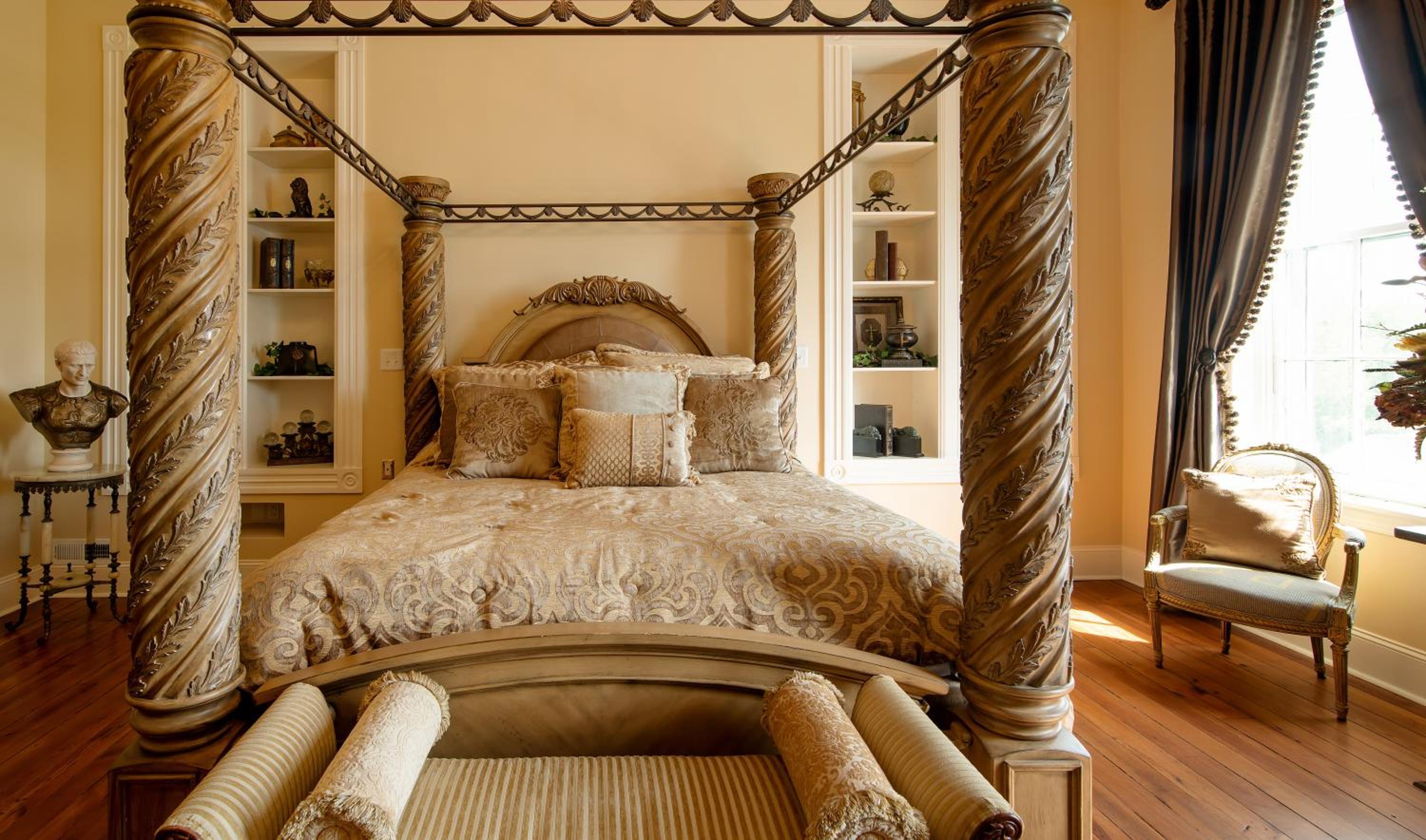 King Suite - Photo 2