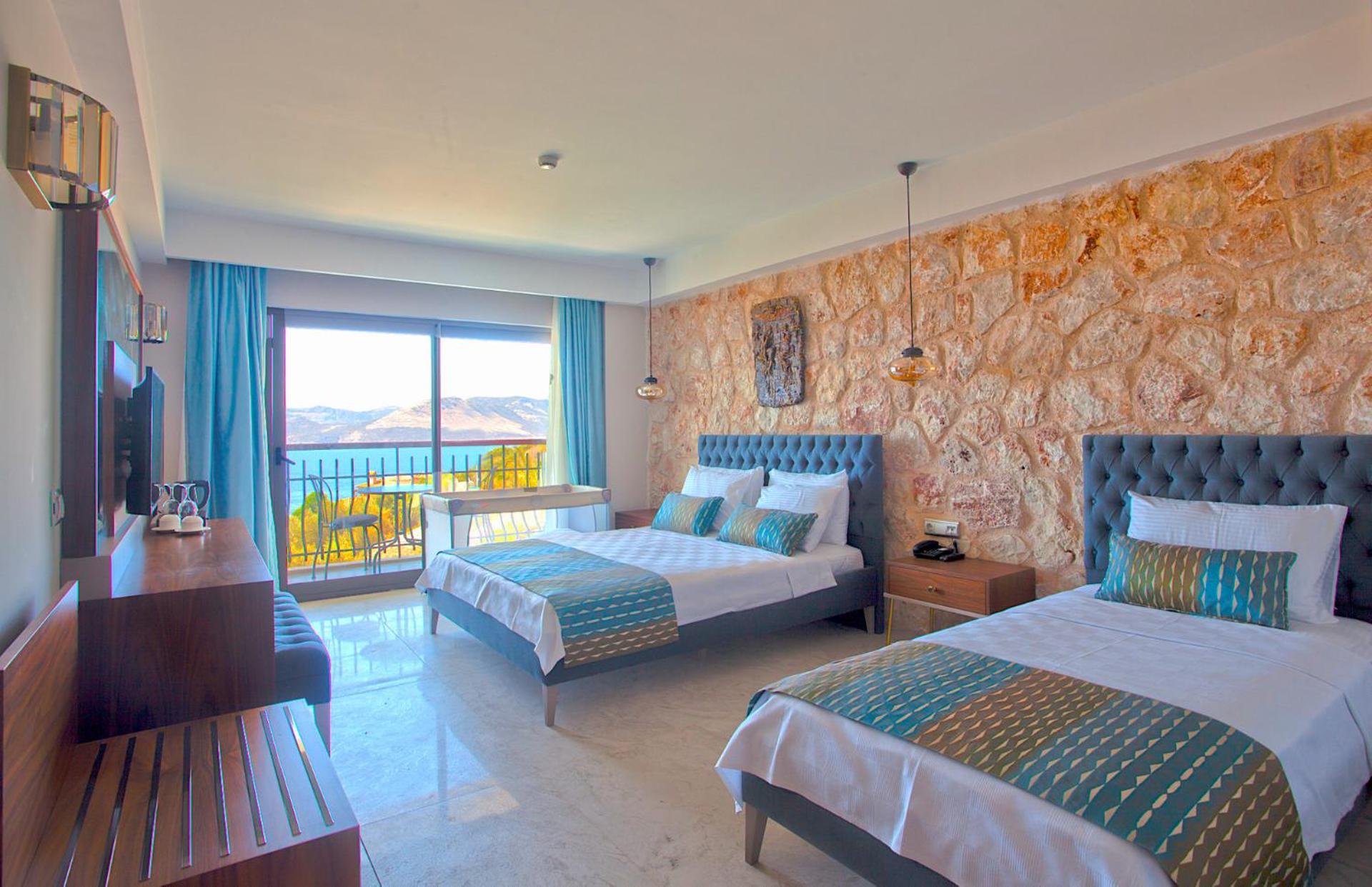 Family Room with Sea View - Photo 1