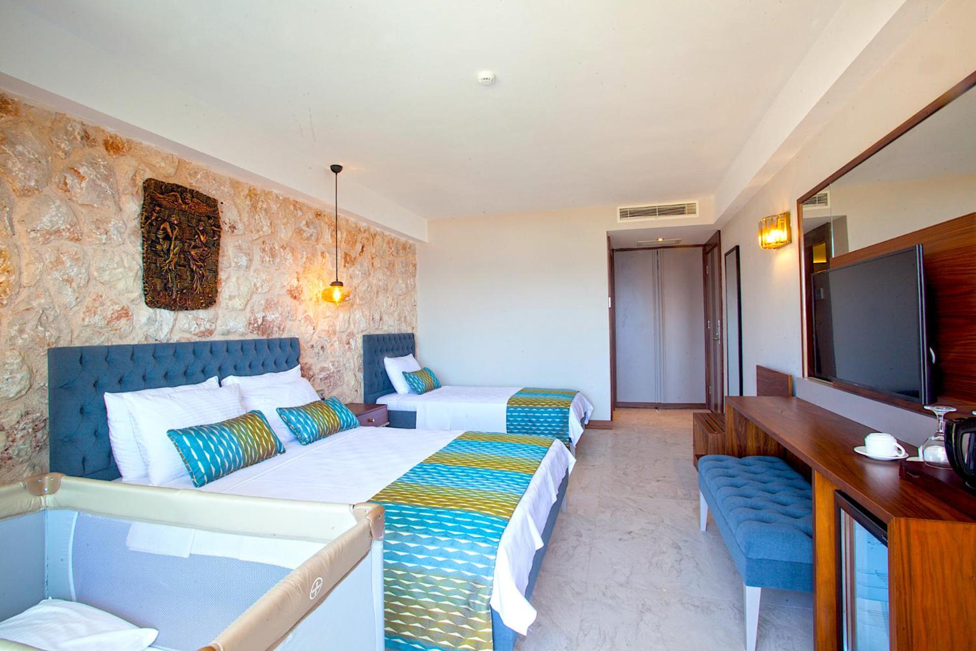 Family Room with Sea View - Photo 6