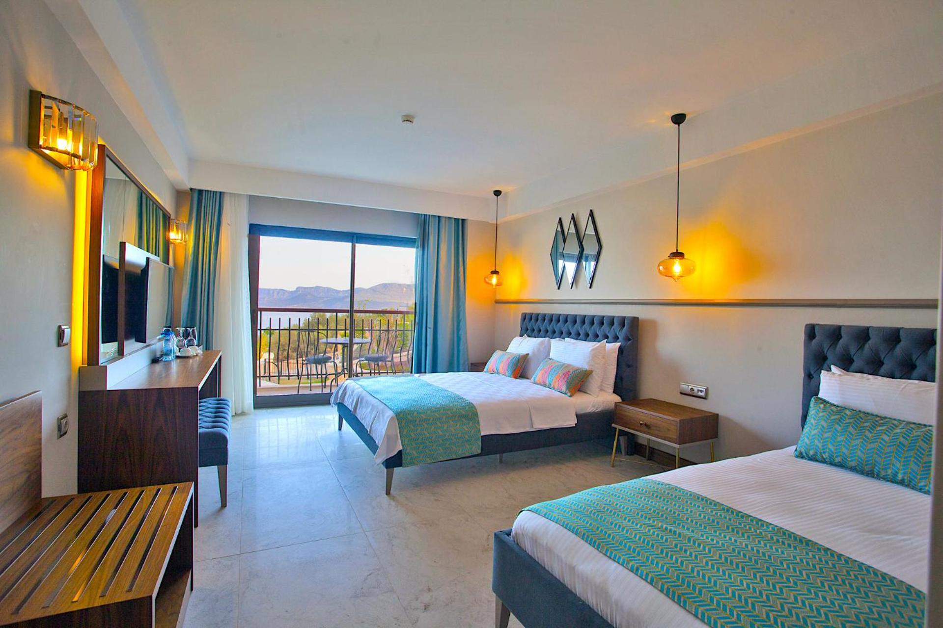 Family Room with Sea View - Photo 3