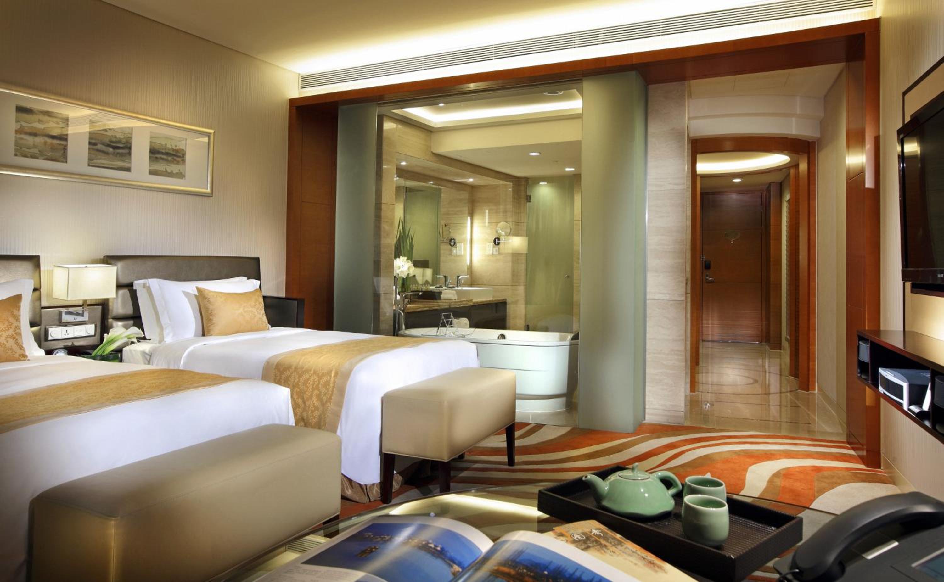 Premium Twin Room - Photo 1
