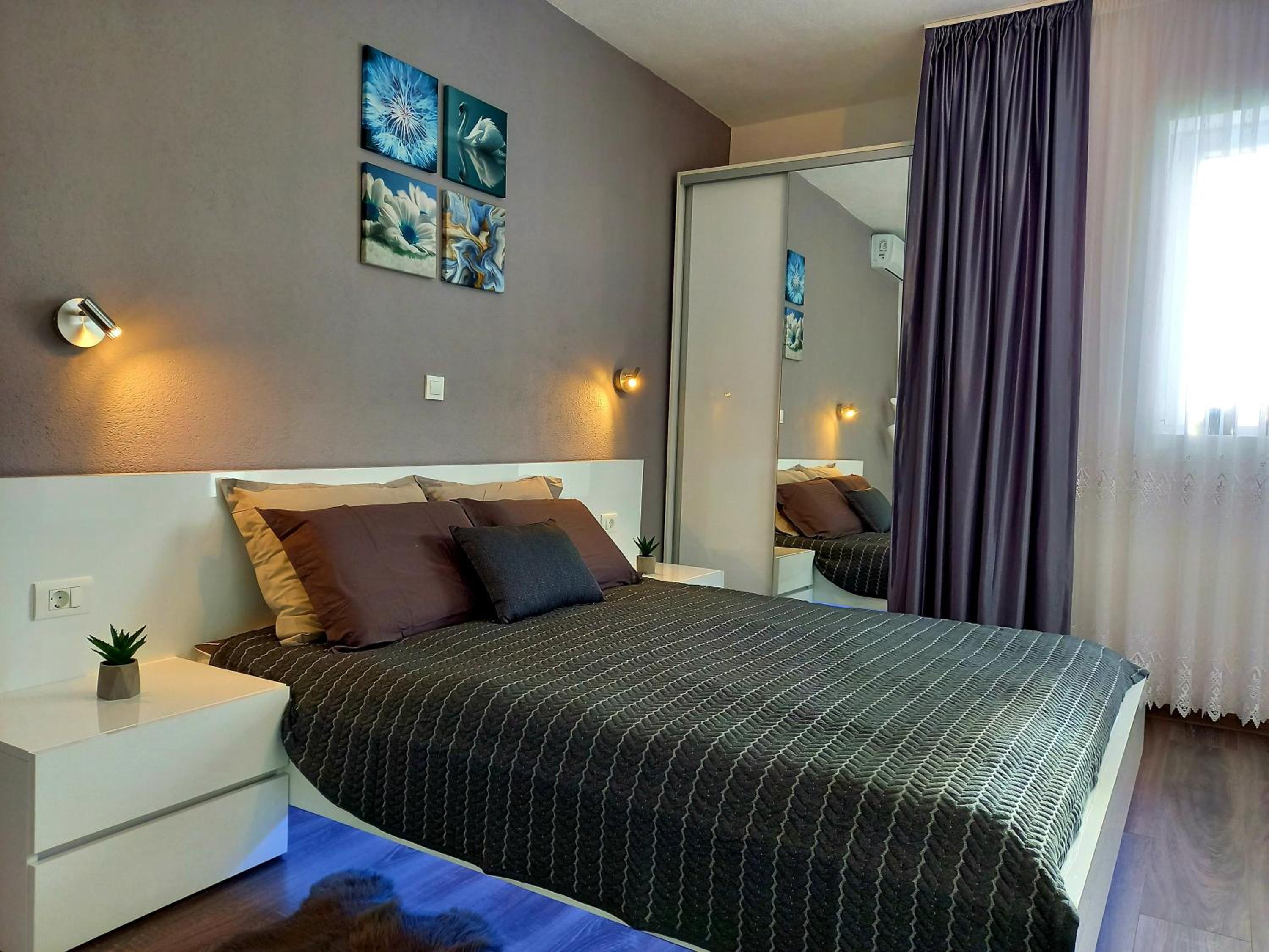 Deluxe Double Room with Balcony photo 2