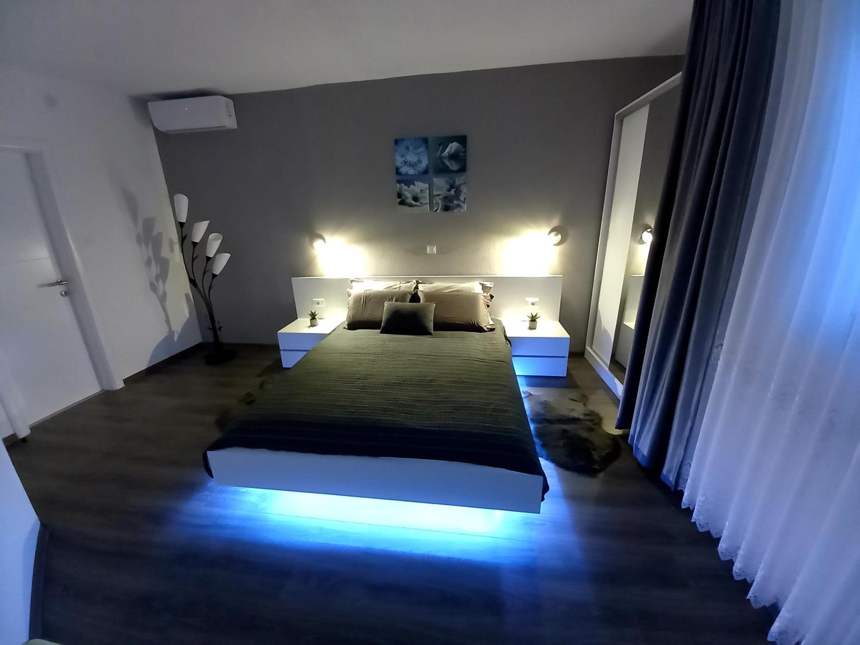 Deluxe Double Room with Balcony photo 3
