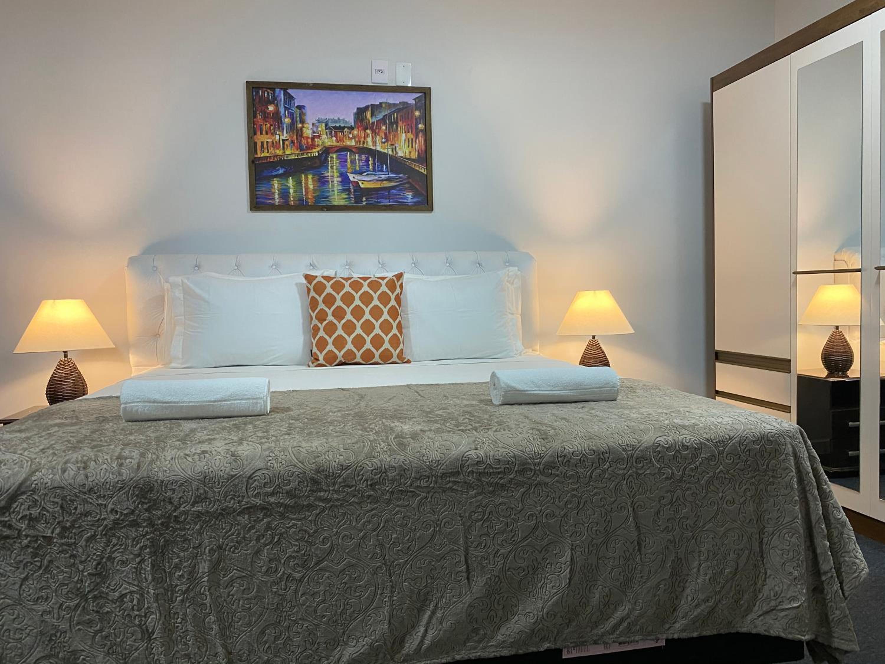 Deluxe King Suite - Photo 1