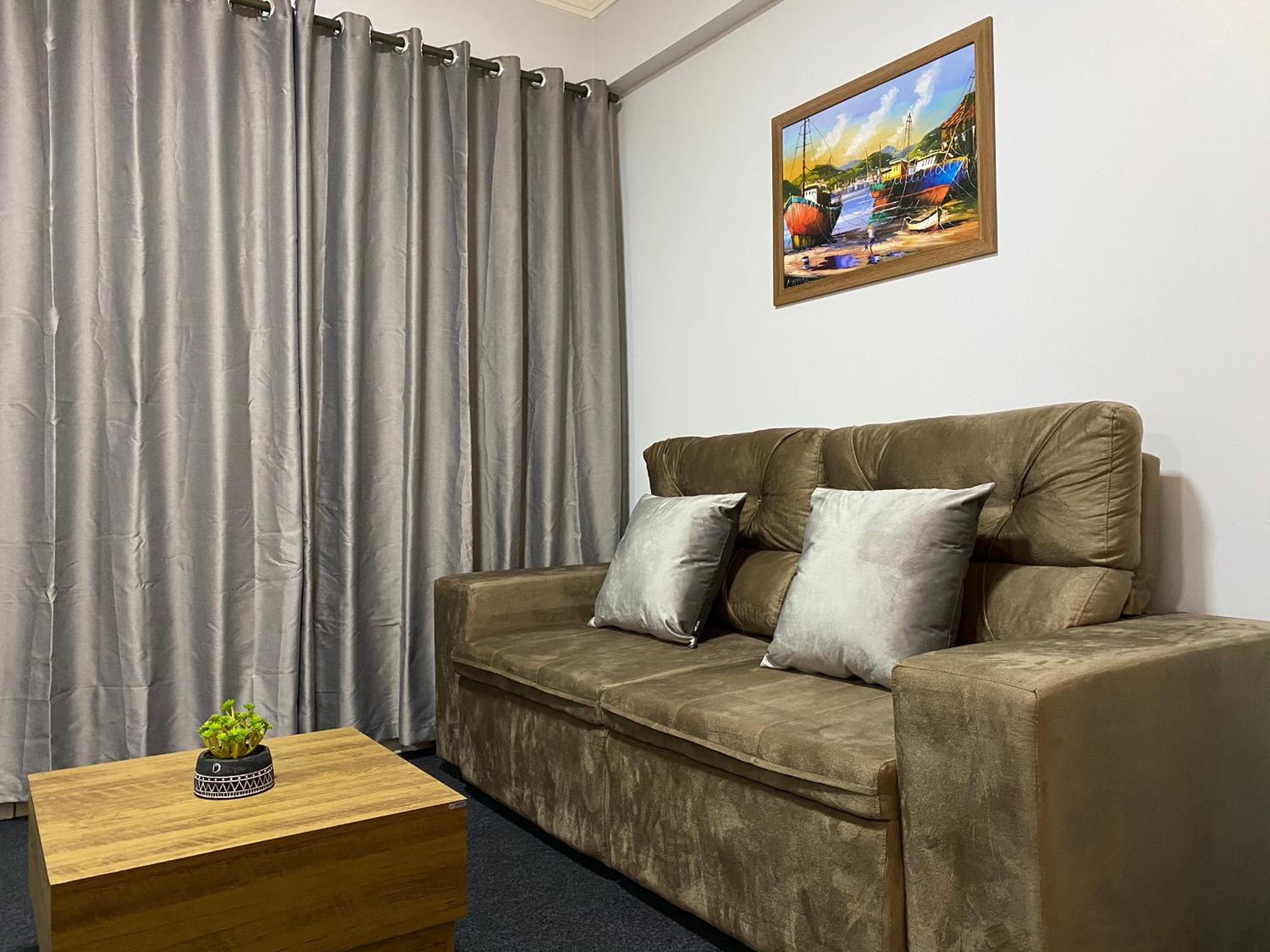 Deluxe King Suite - Photo 3