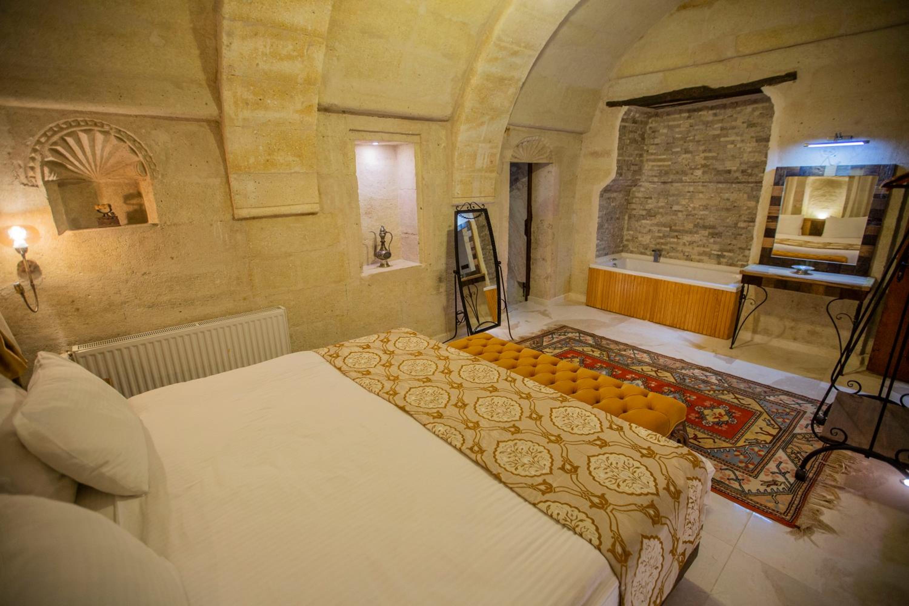Suite - Photo 22
