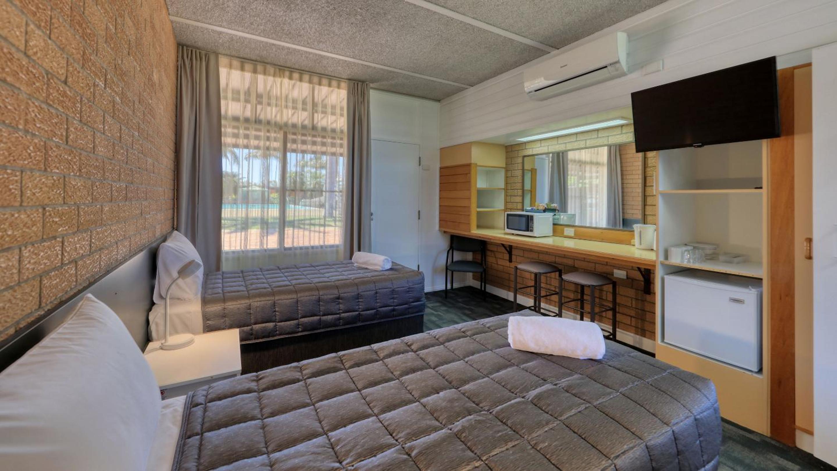 Standard Twin Room photo 3