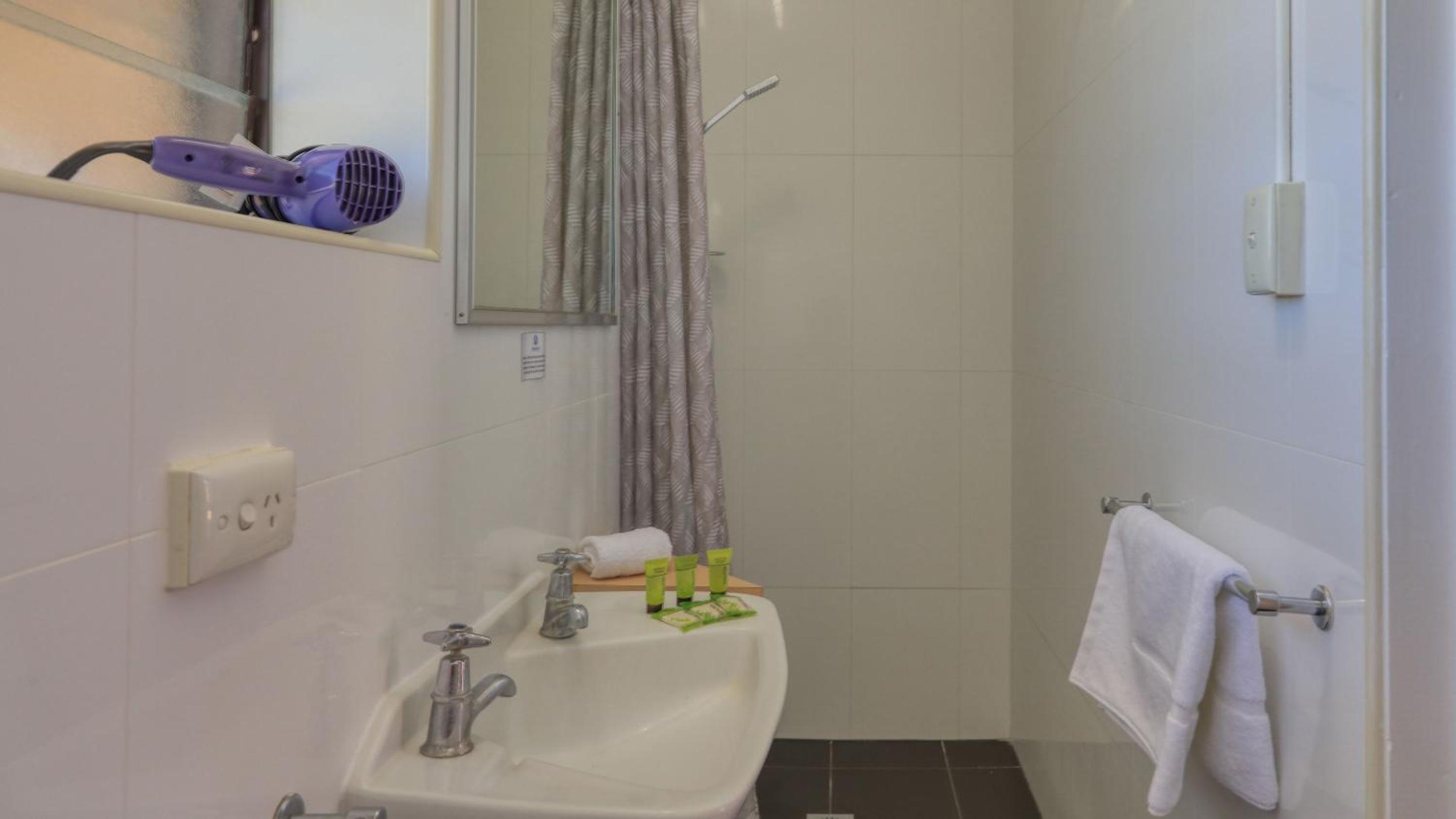 Standard Triple Room photo 3