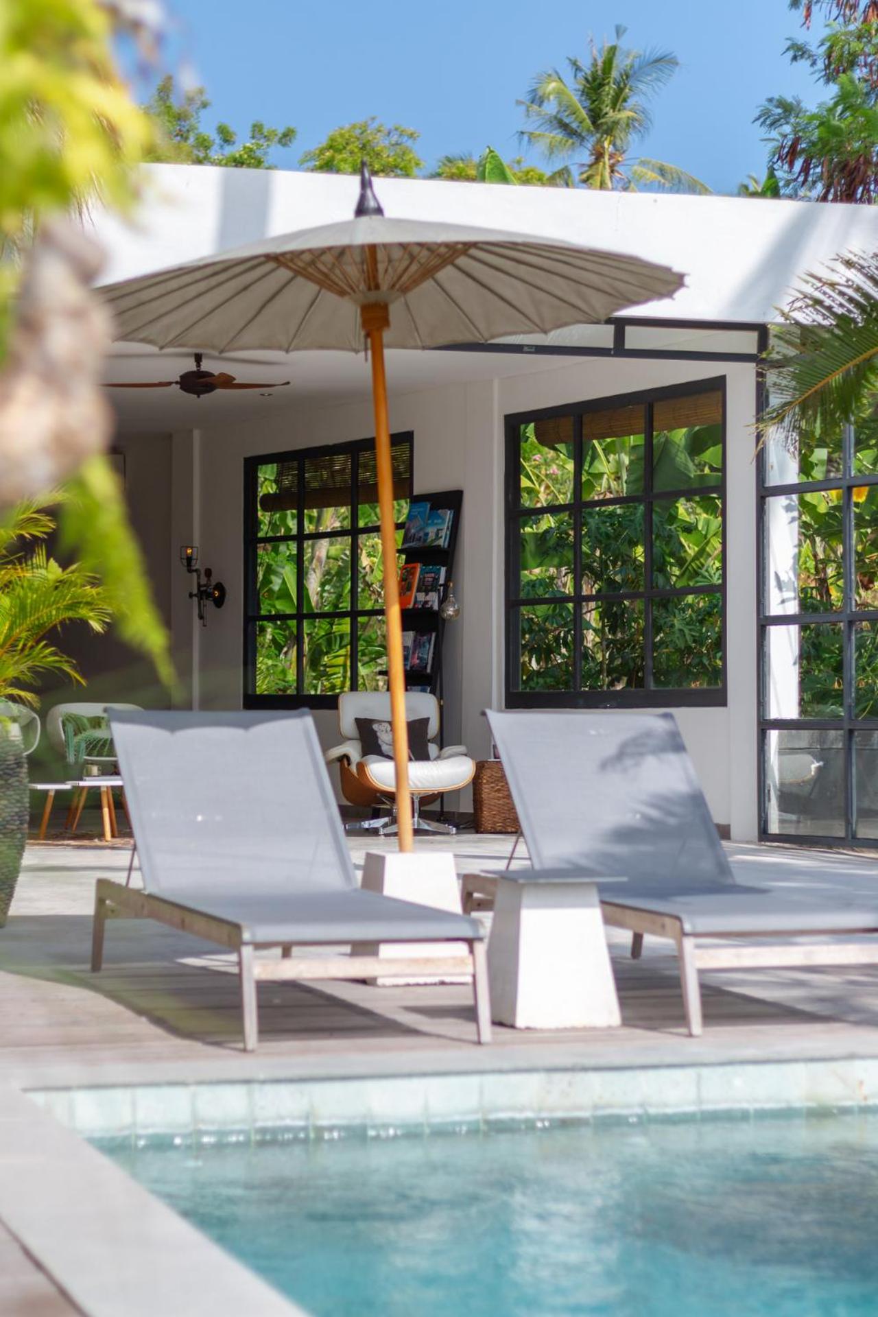 Villa with Private Pool - Photo 2