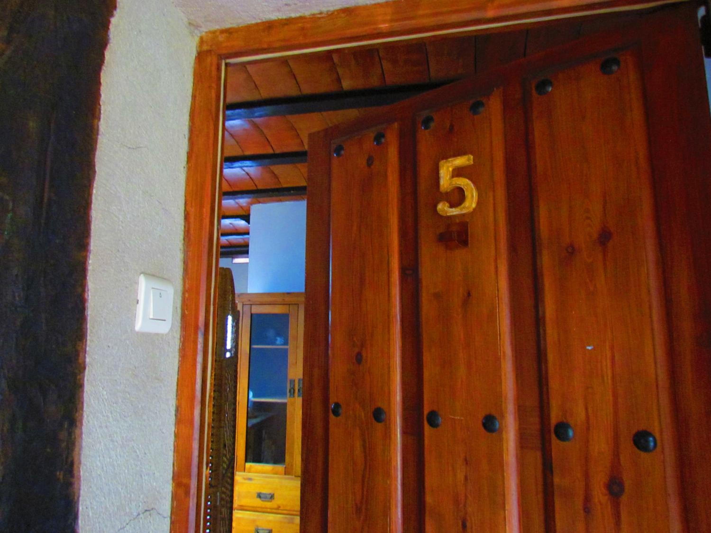 Apartment - Split Level - Photo 1