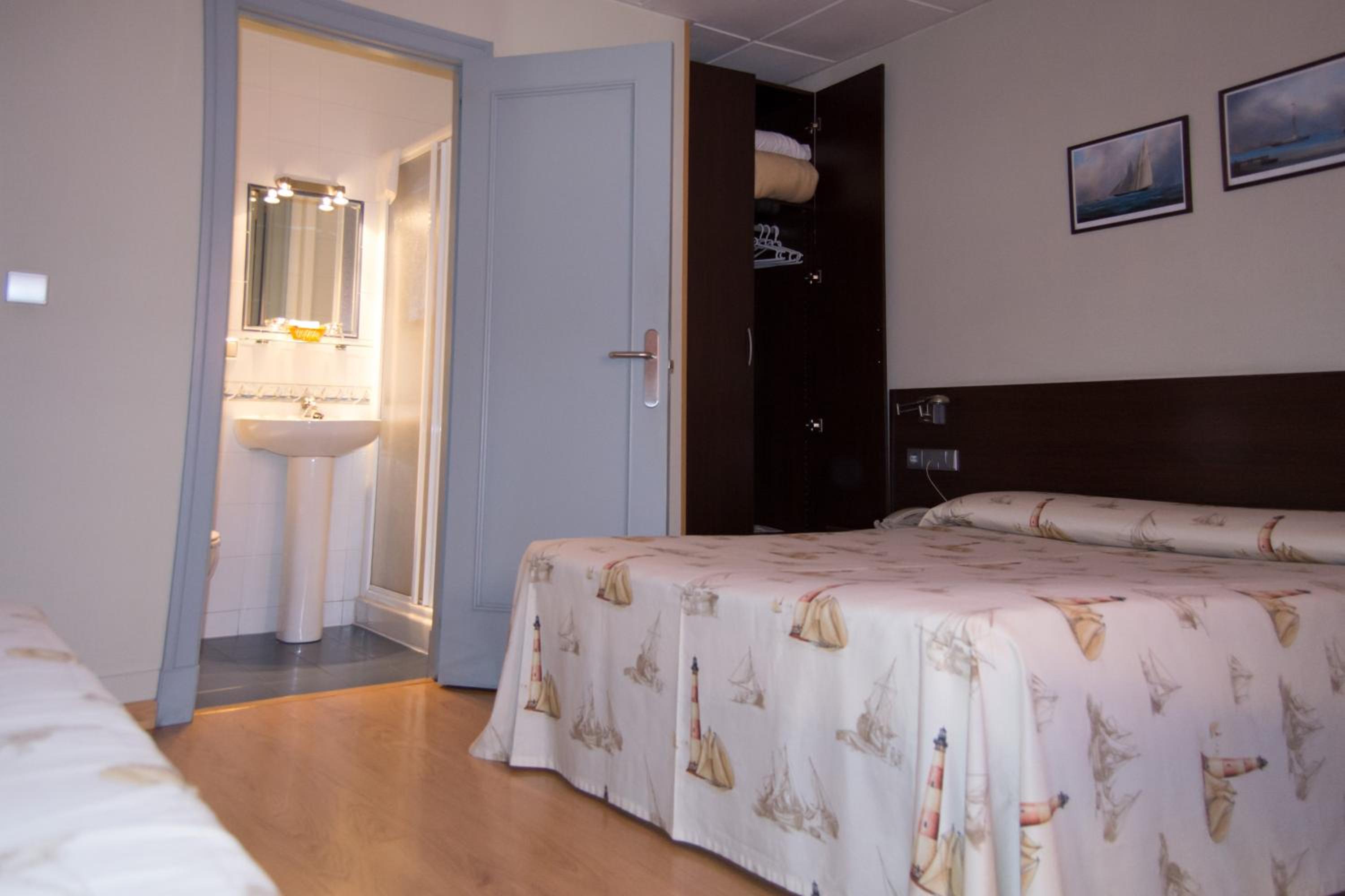 Economy Double or Twin Room - Photo 5