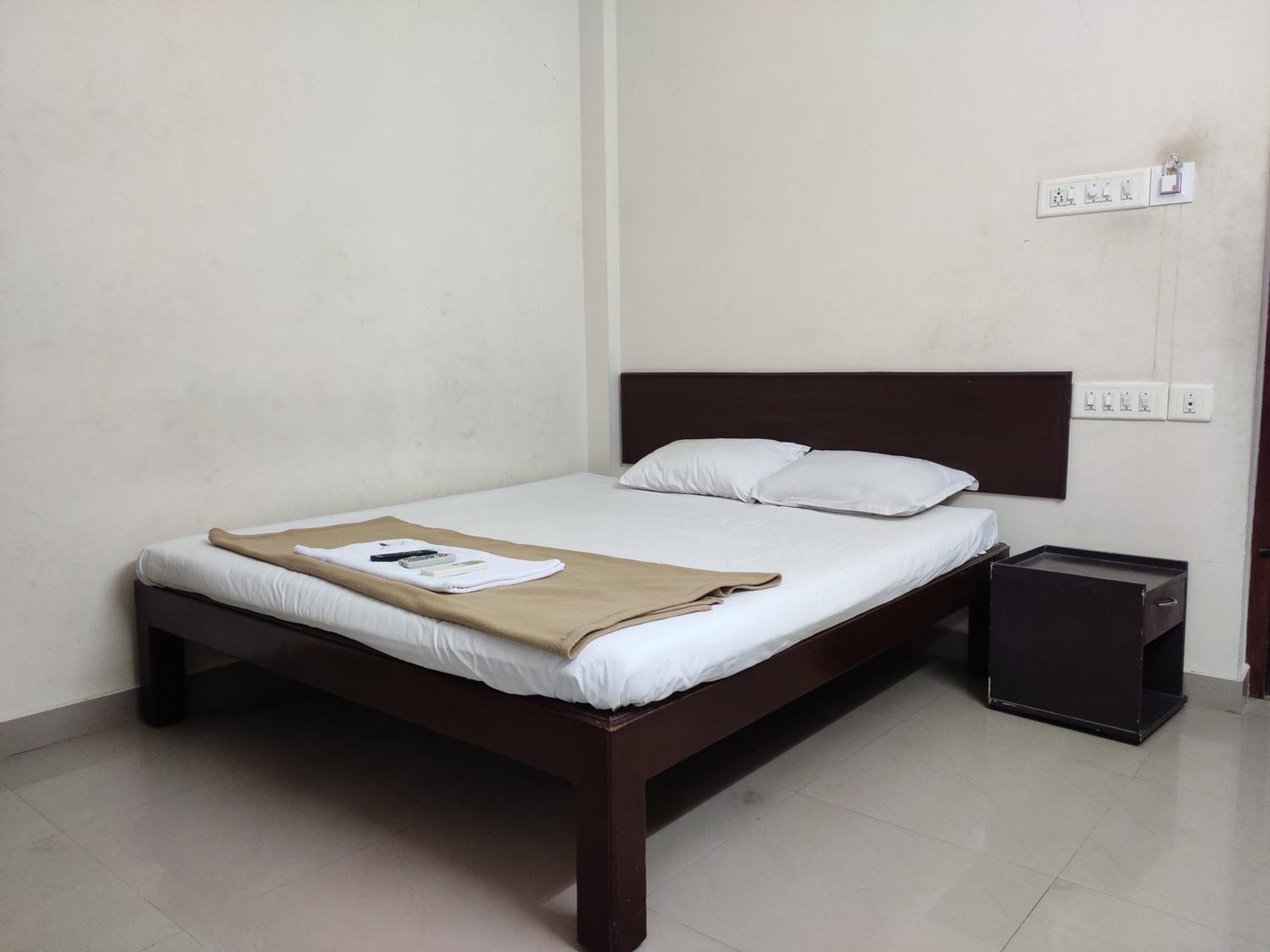 Small Double Room - Photo 1