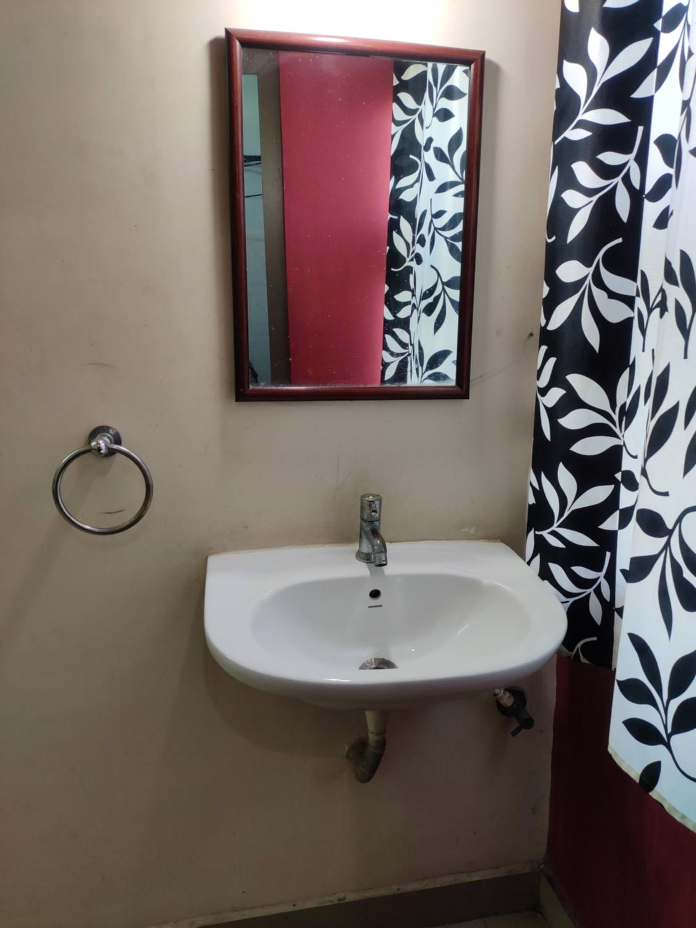 Small Double Room - Photo 2
