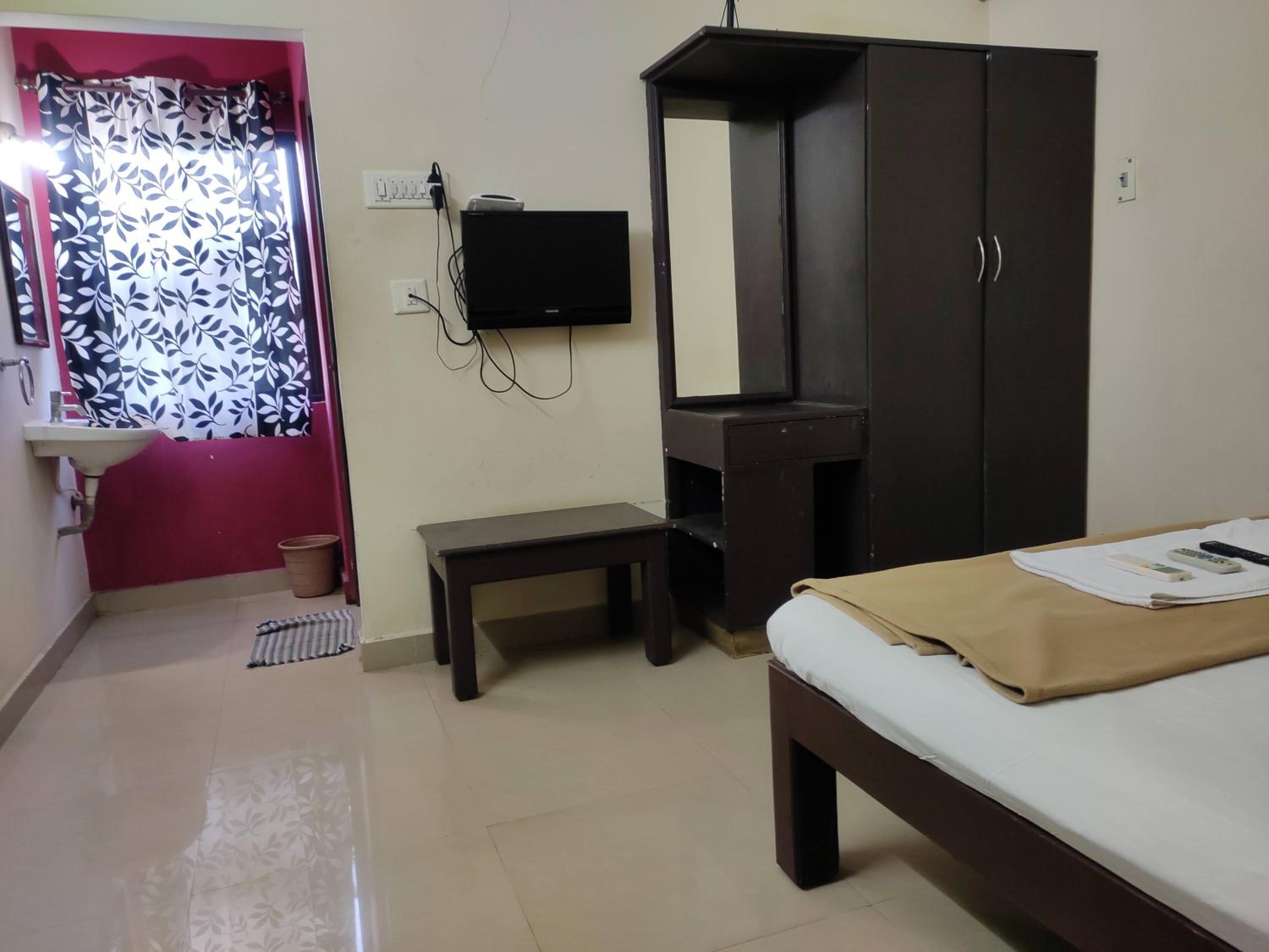 Deluxe Room - Photo 2