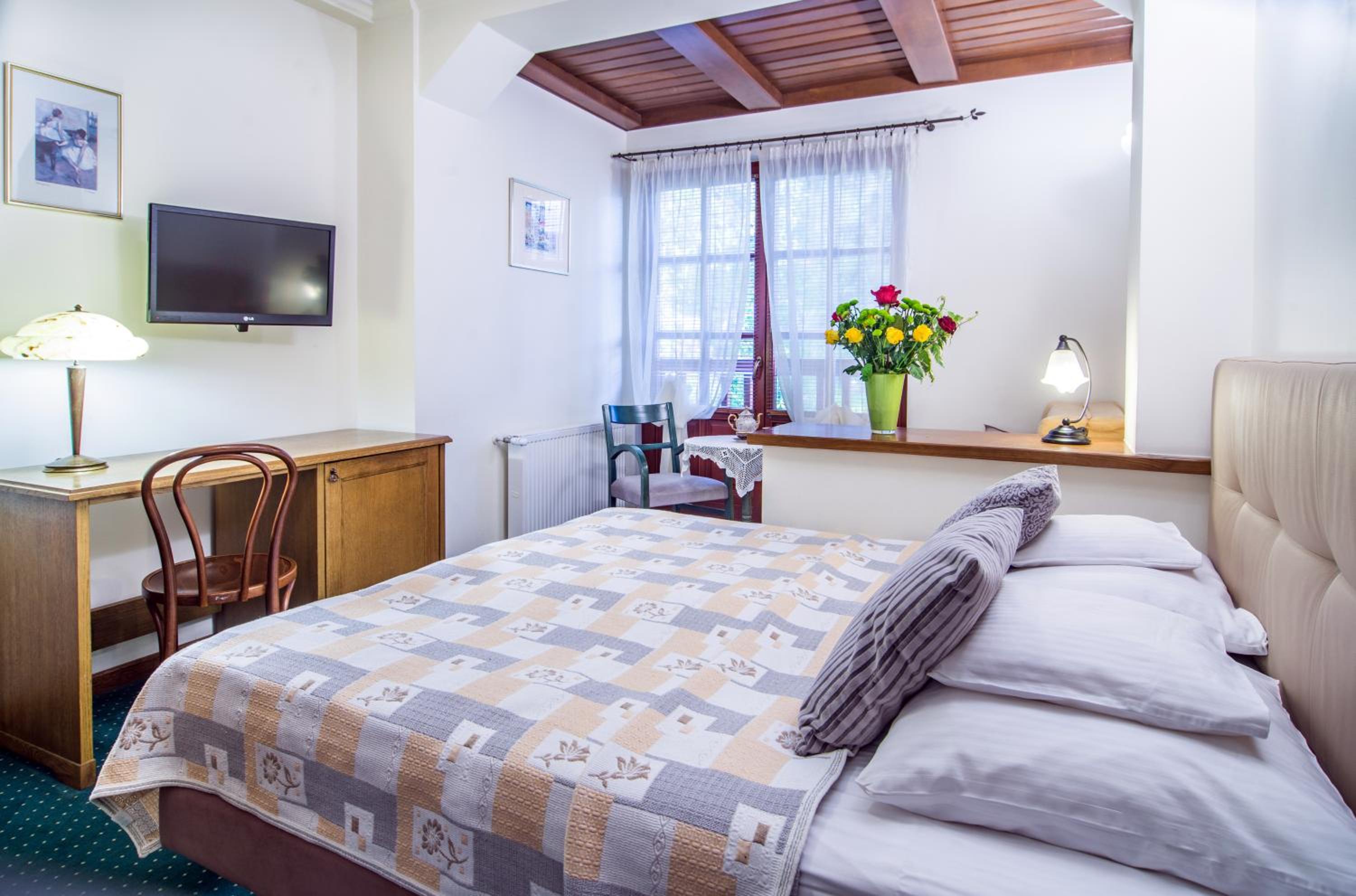 Double or Twin Room photo 2