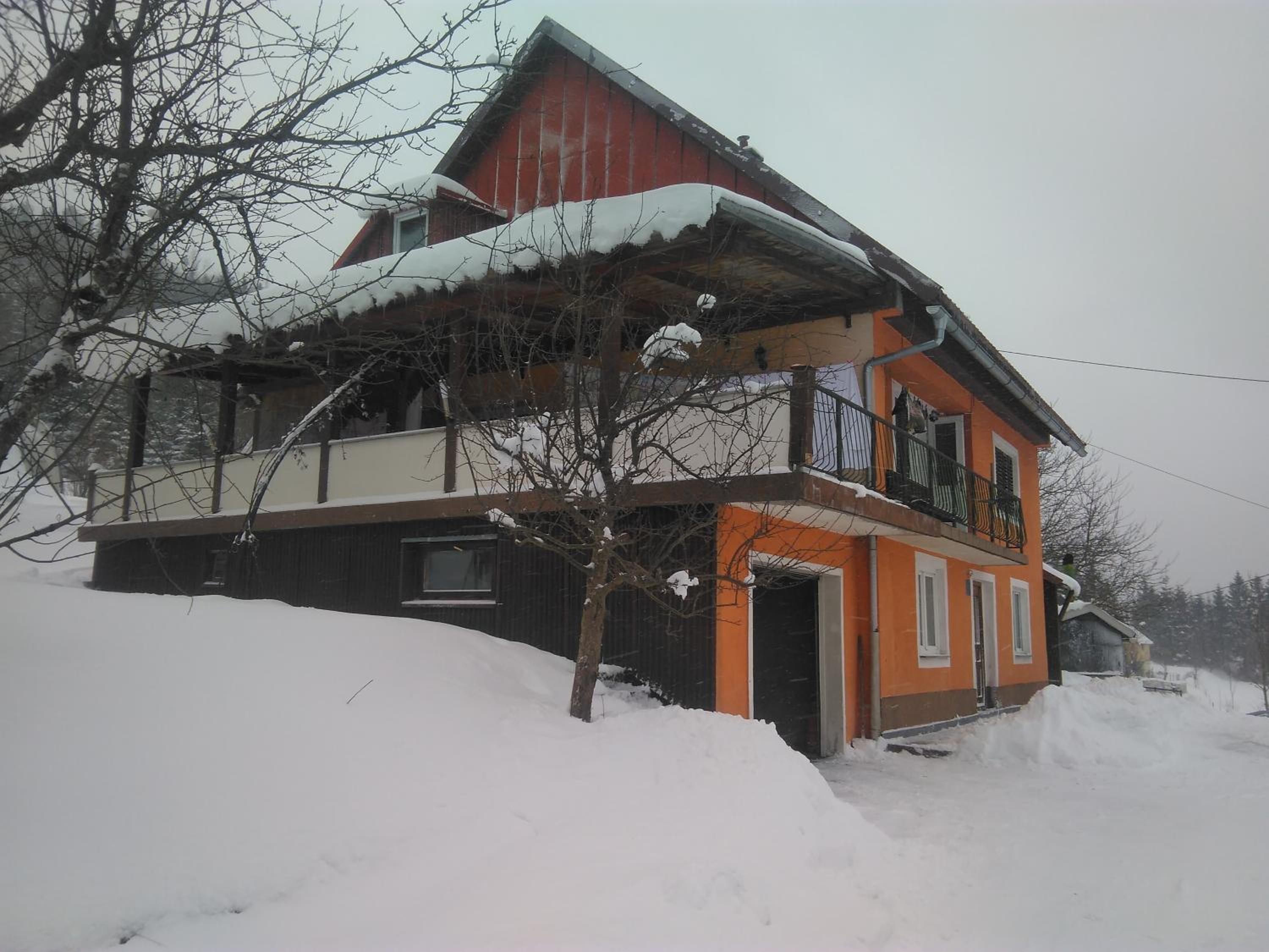 Apartment with Mountain View - Photo 10