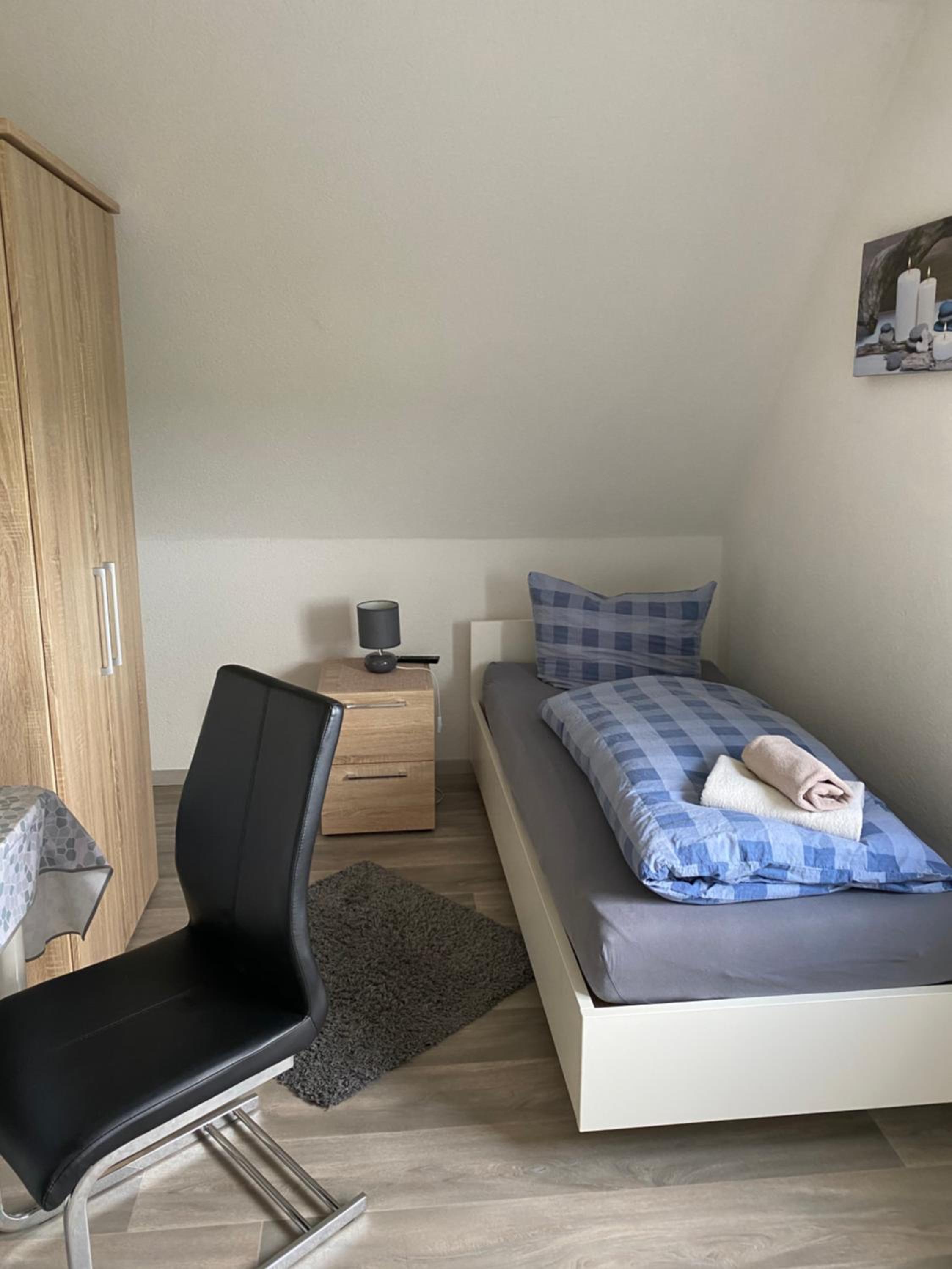 Single Room with Bathroom photo 3