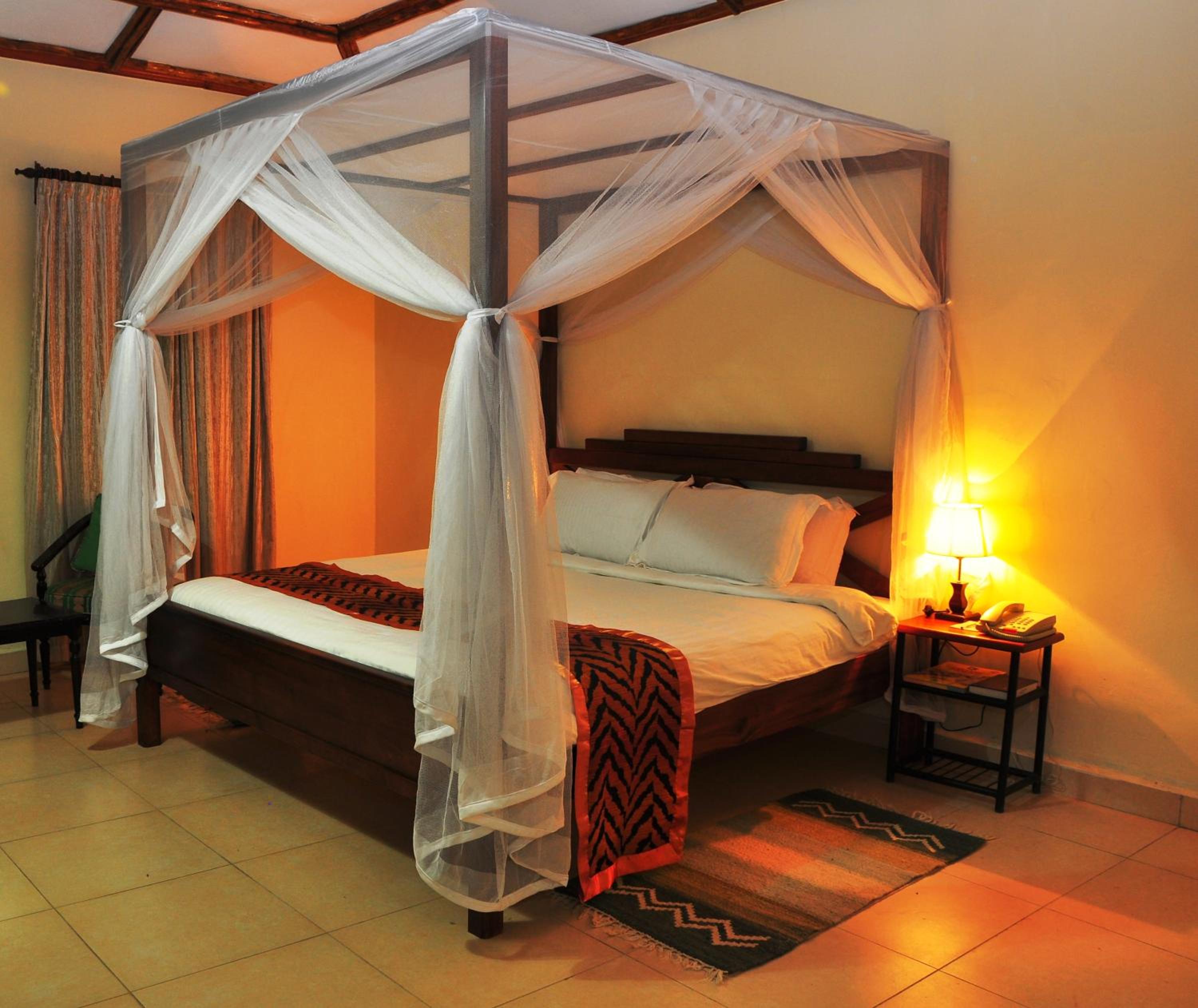 Standard Double or Twin Room - Photo 7
