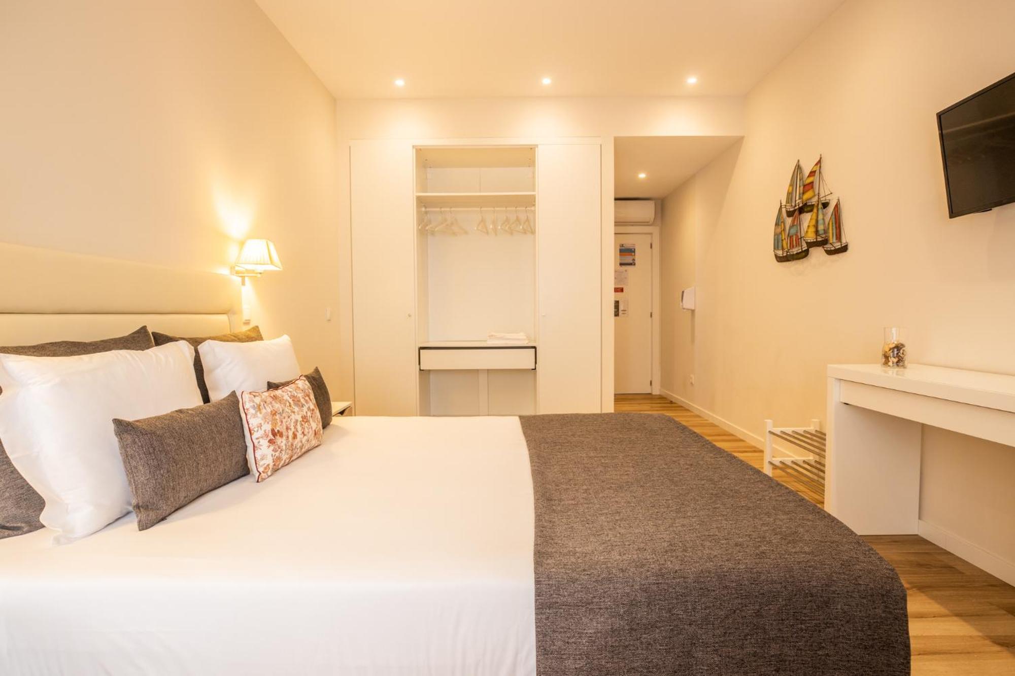 Double Room - Photo 8