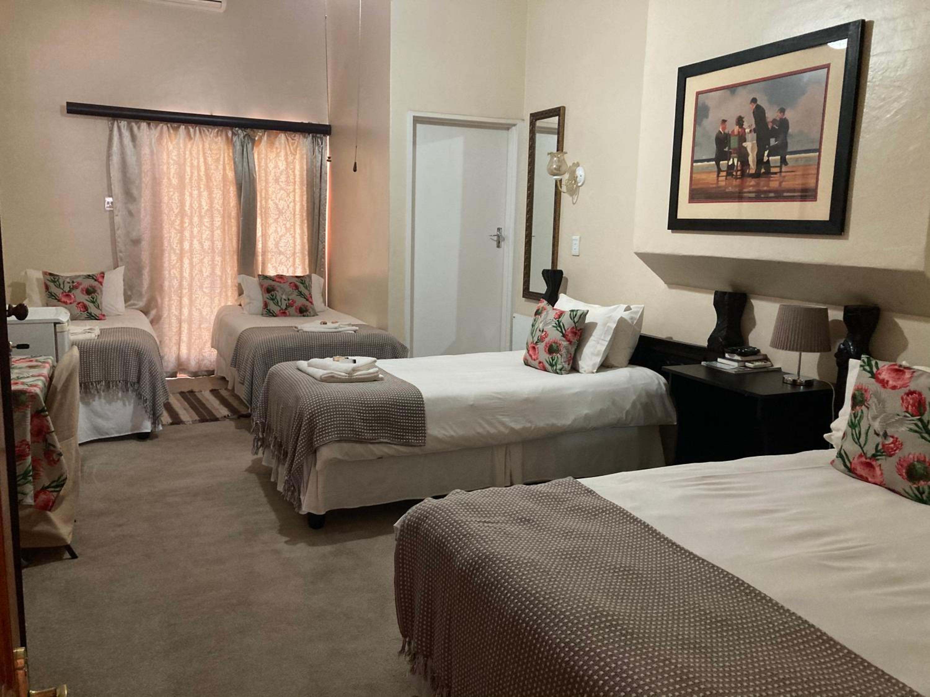Family Room - Photo 4