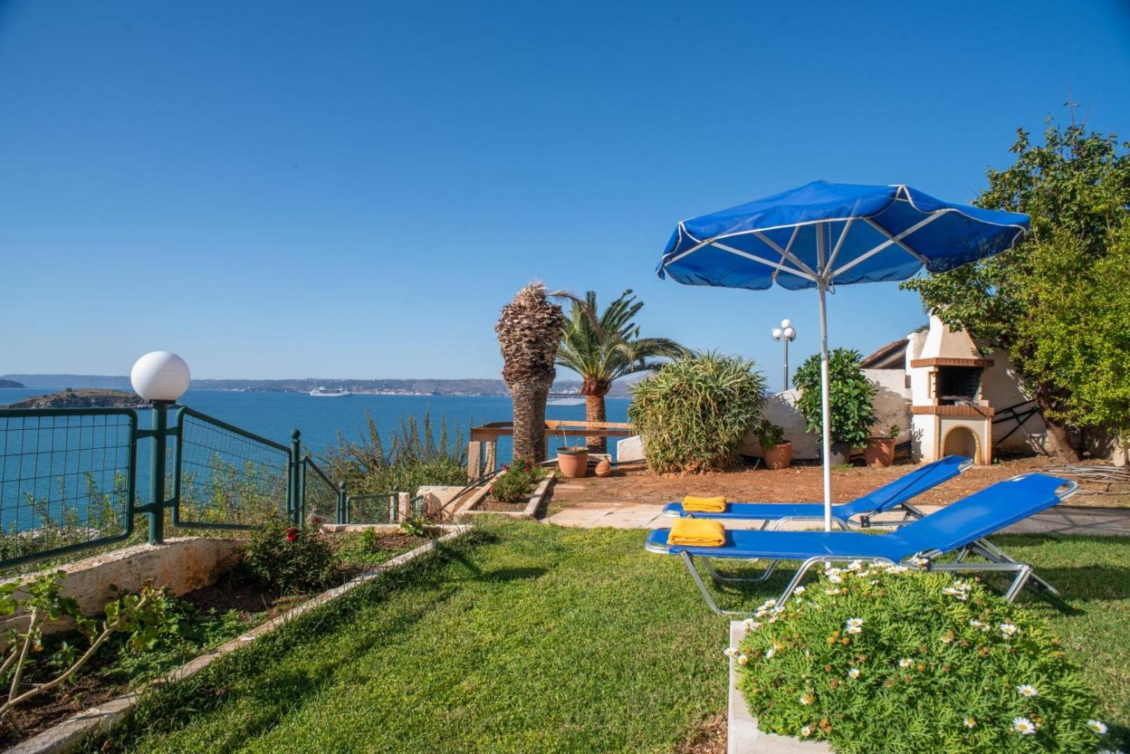 One-Bedroom Apartment with Side Sea View