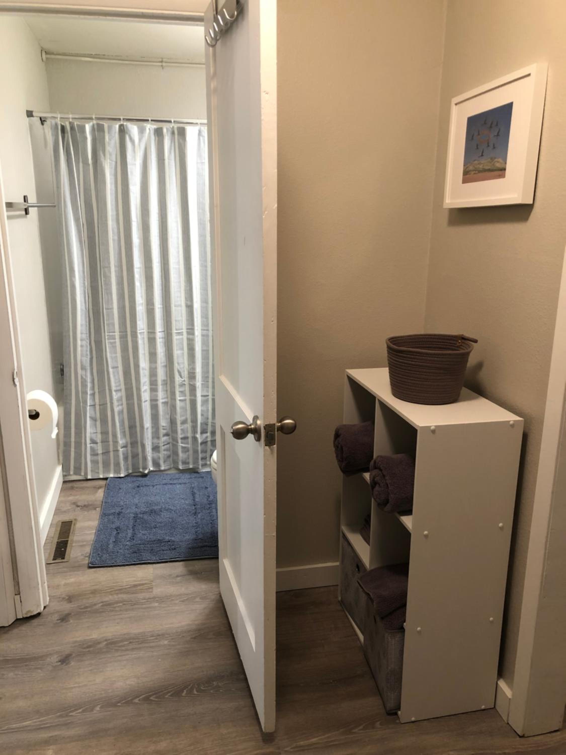 Two-Bedroom Apartment - Photo 33