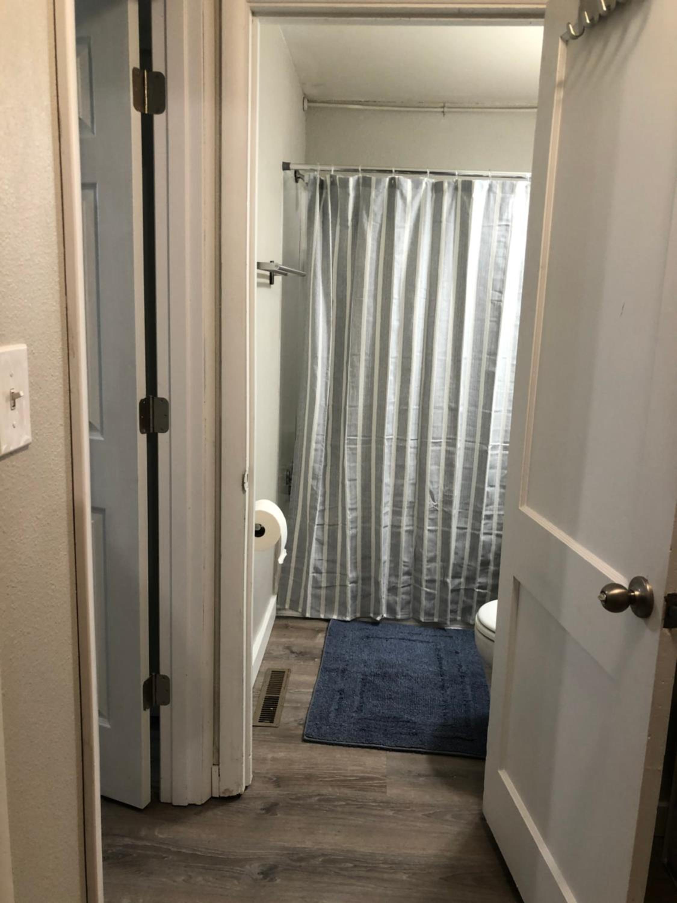 Two-Bedroom Apartment - Photo 30