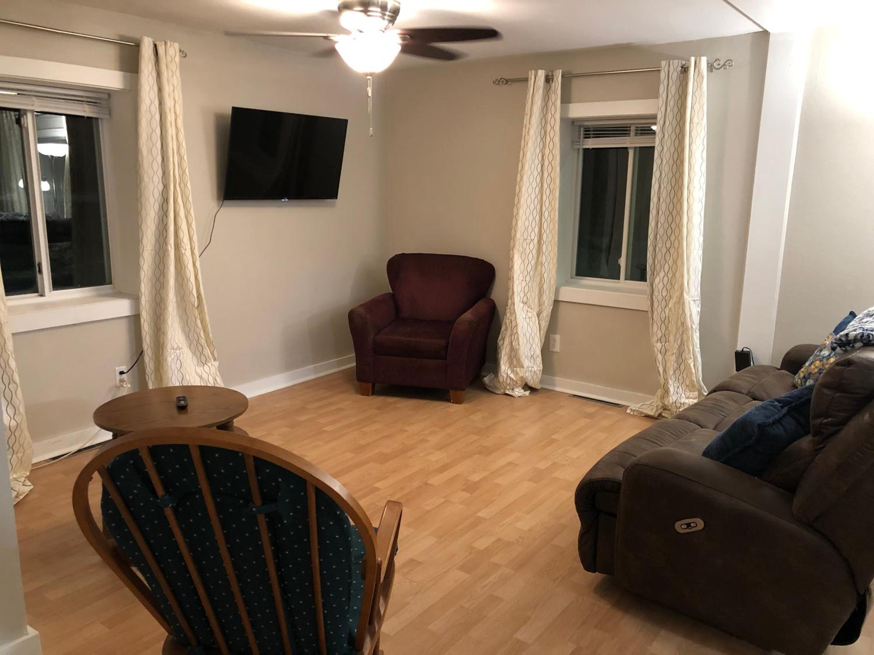 Two-Bedroom Apartment - Photo 26