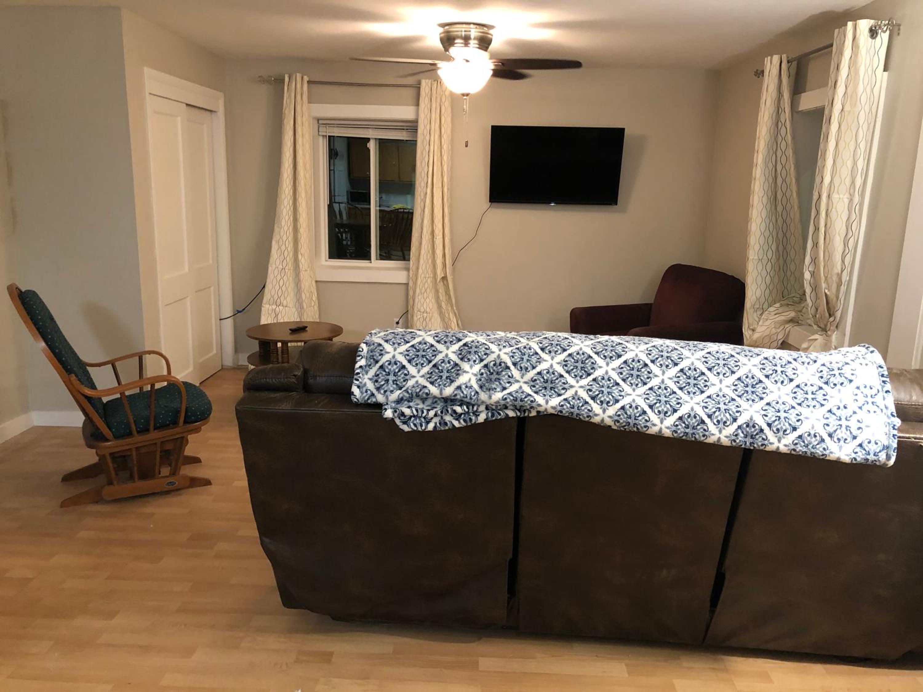 Two-Bedroom Apartment - Photo 24